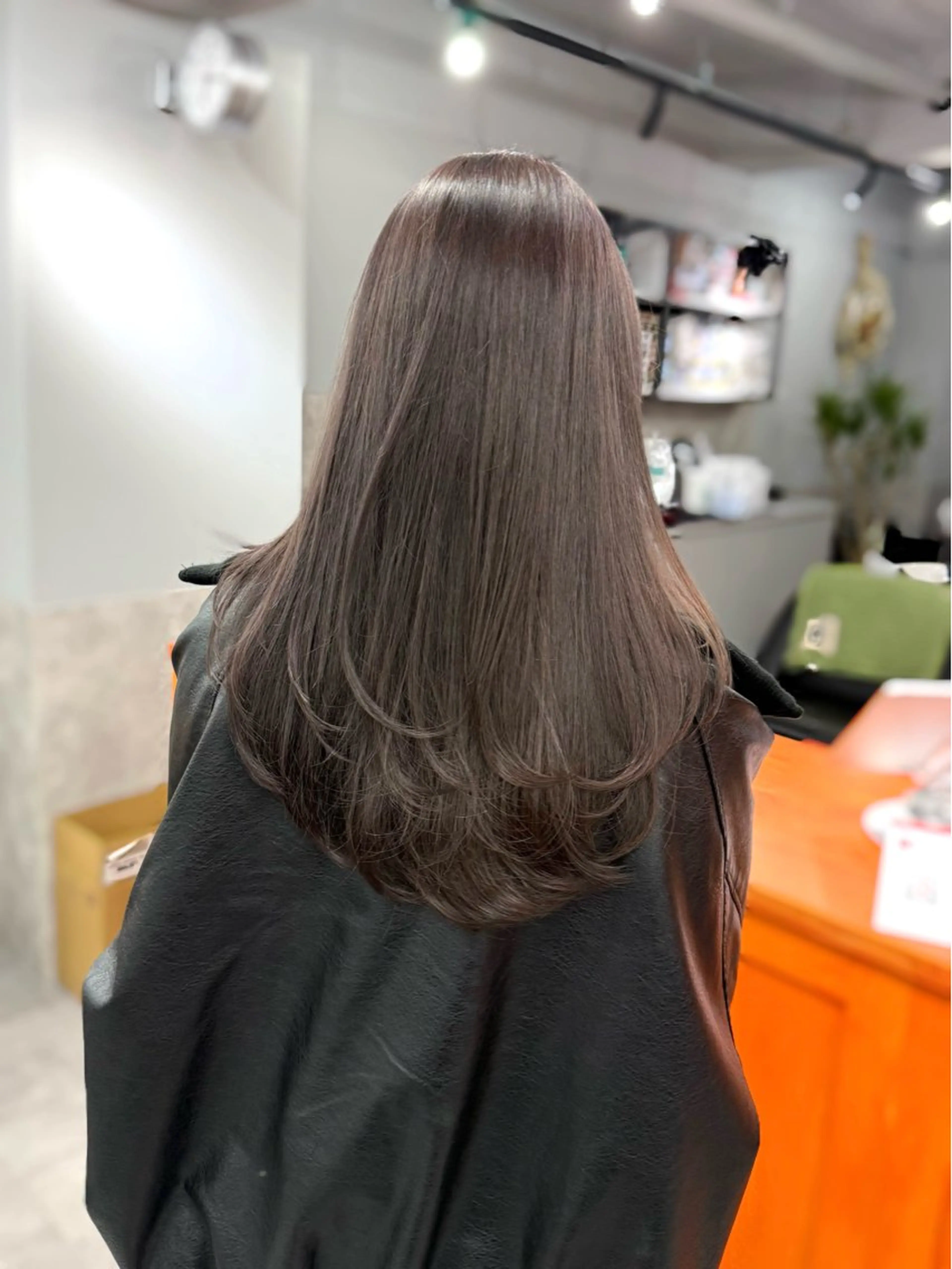 ロング カラー ヘアカラー ミルクティーベージュ ❤︎レイヤー　MIAのヘアスタイル