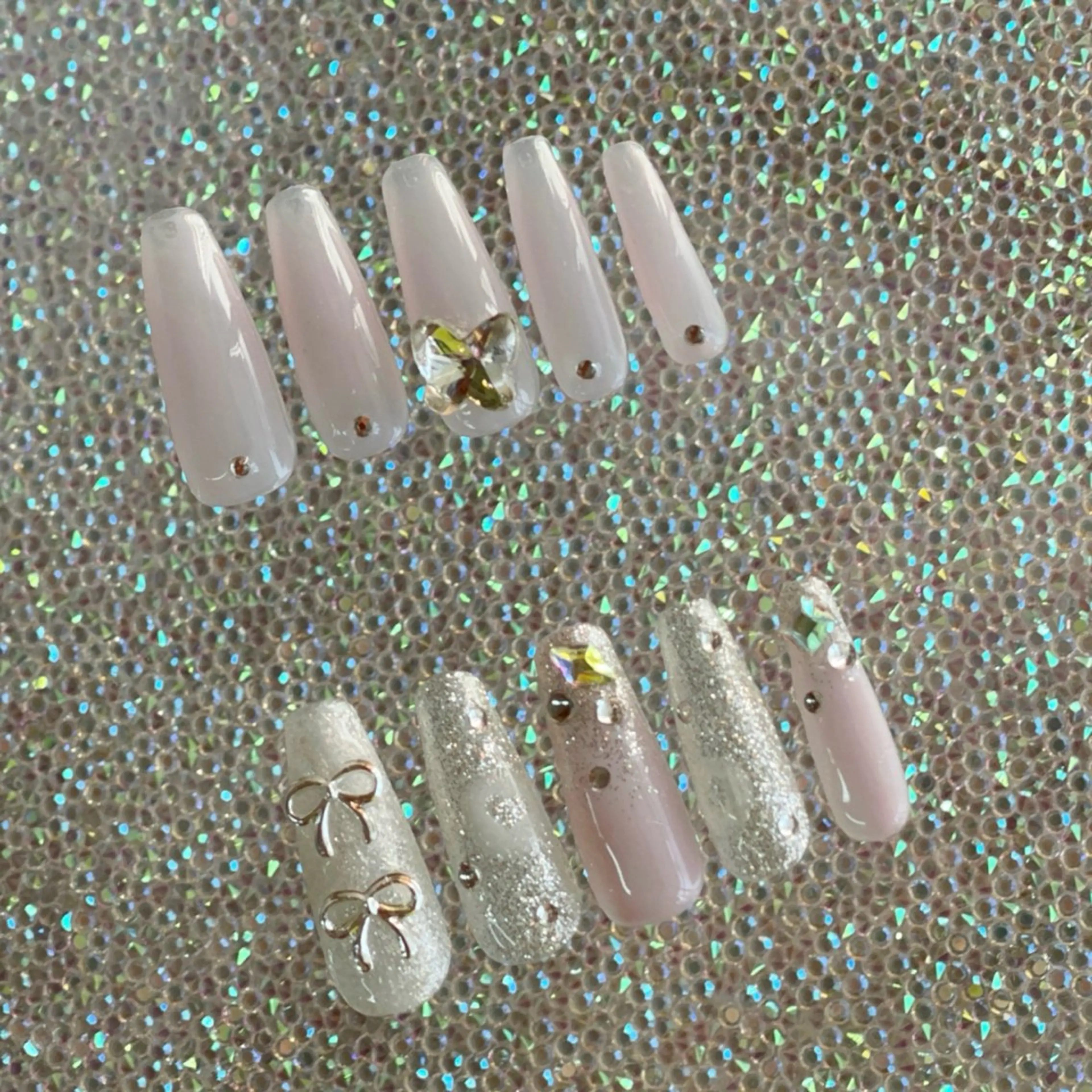 ネイル アートネイル フットネイル ジェルネイル キラキラネイル 韓国ネイル ハンドネイル Y nail なんば堀江店のネイルデザイン