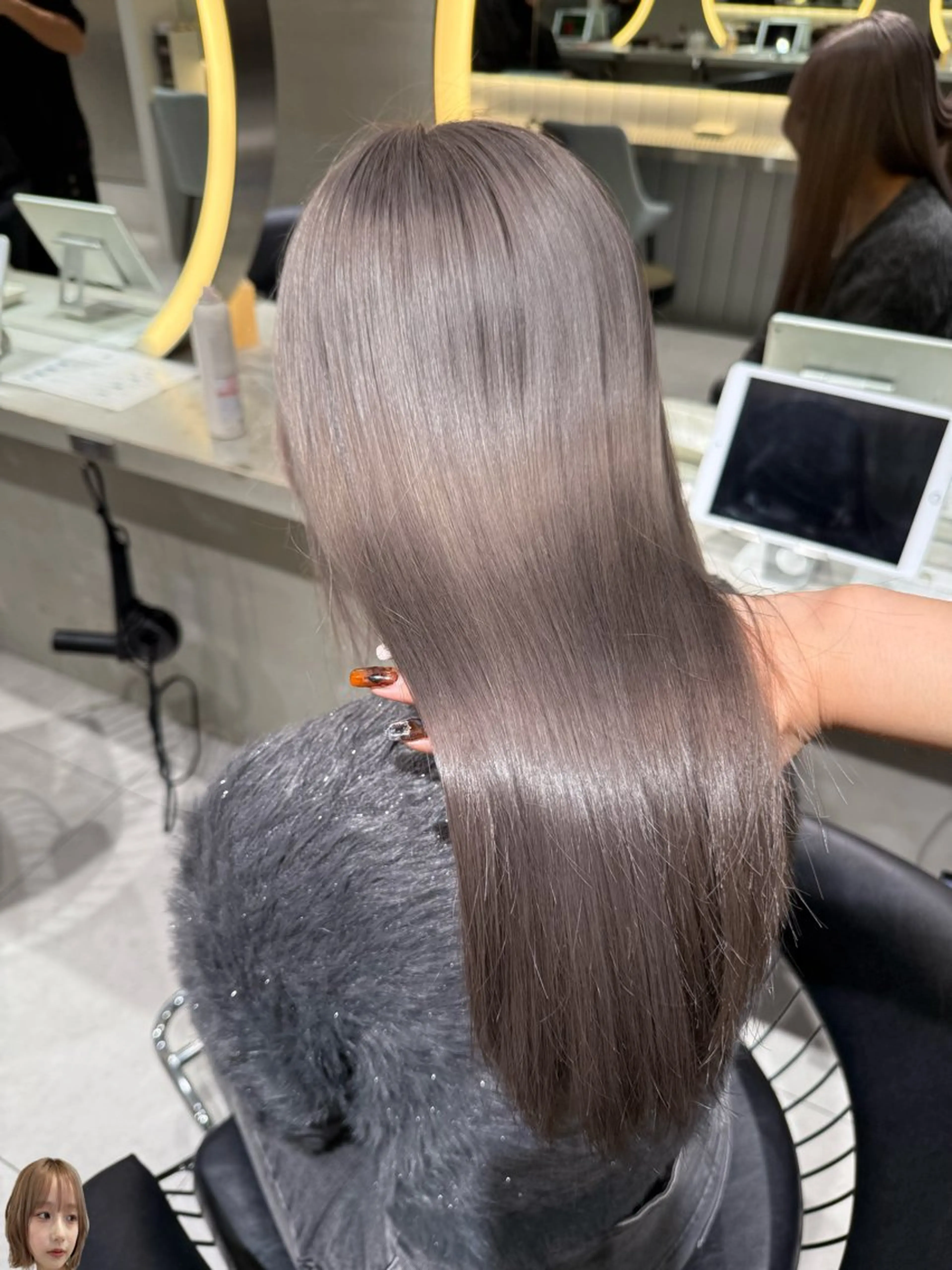 セミロング ヘアカラー トリートメント ハルナ/ハイトーン‎ /lond uluのヘアスタイル