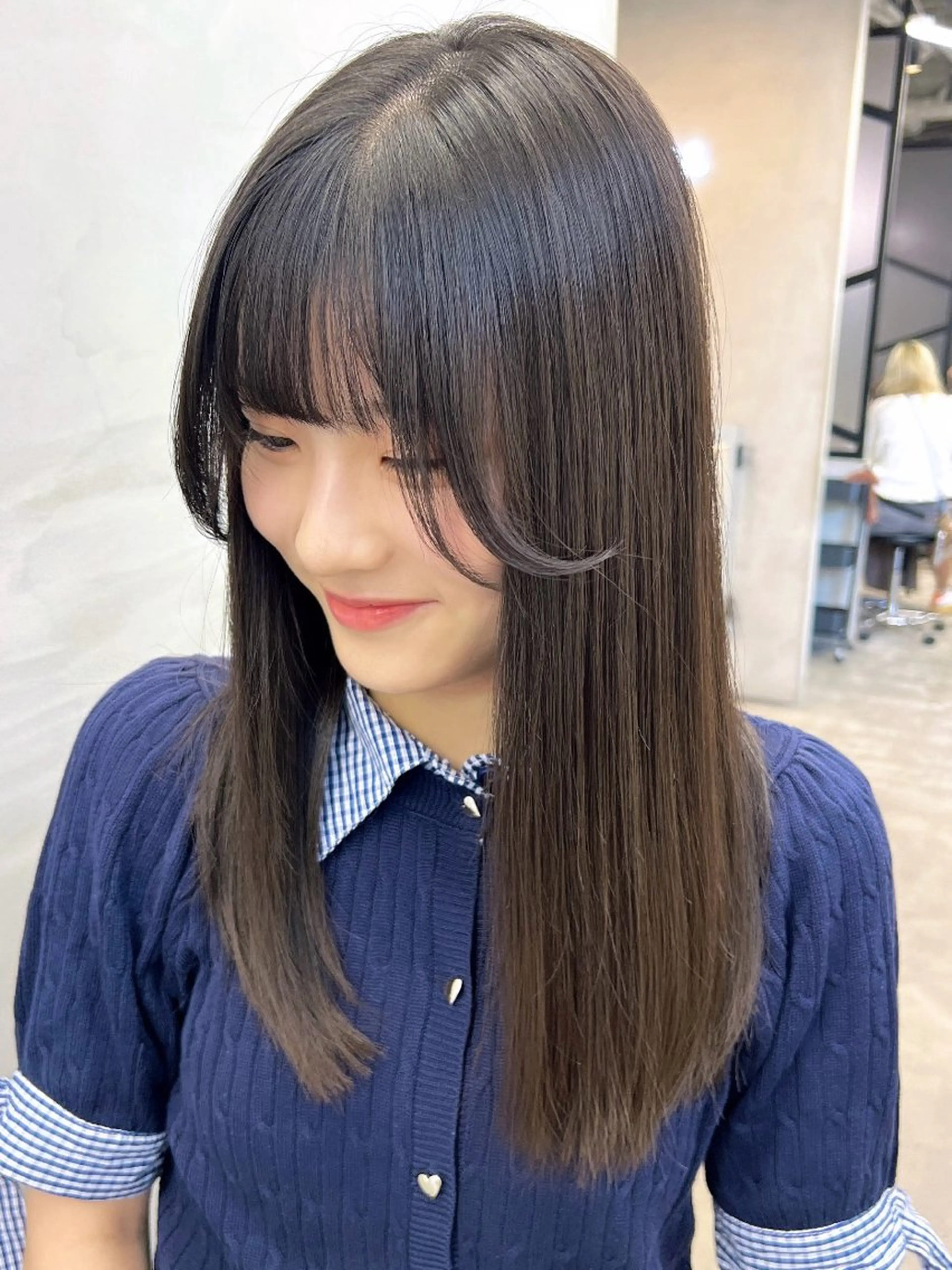 セミロング 髪質改善 前髪/顔まわりカット 艶髪/髪質改善/縮毛のヘアスタイル