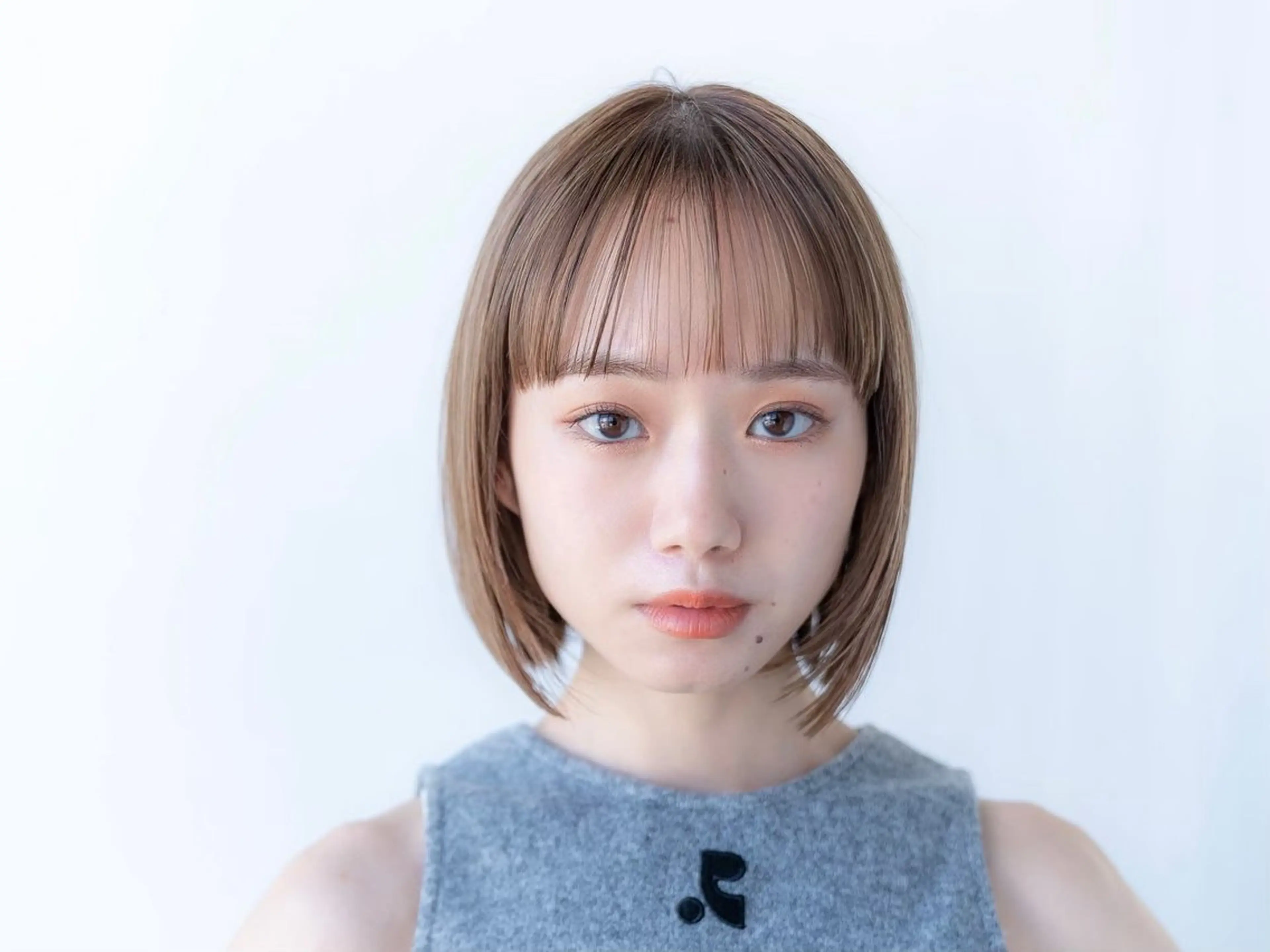 ショート カラー ボブ 顔周りカット レイヤーカット 似合わせカット 小顔カット カット 渋谷/切りっぱなし レイヤー/ブリーチのヘアスタイル