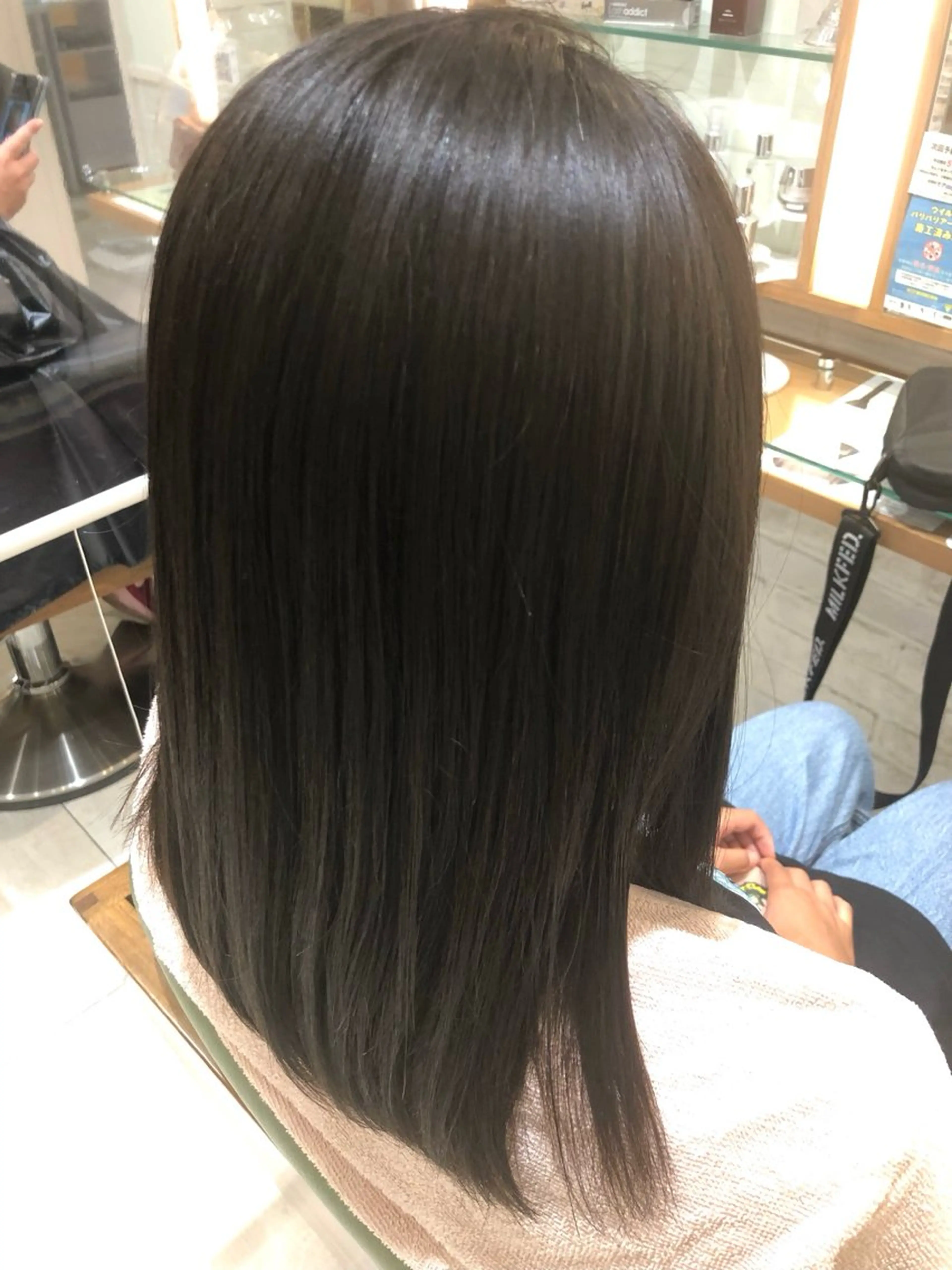 セミロング 髪質改善 酸性ストレート特化× 艶髪師/及川のヘアスタイル