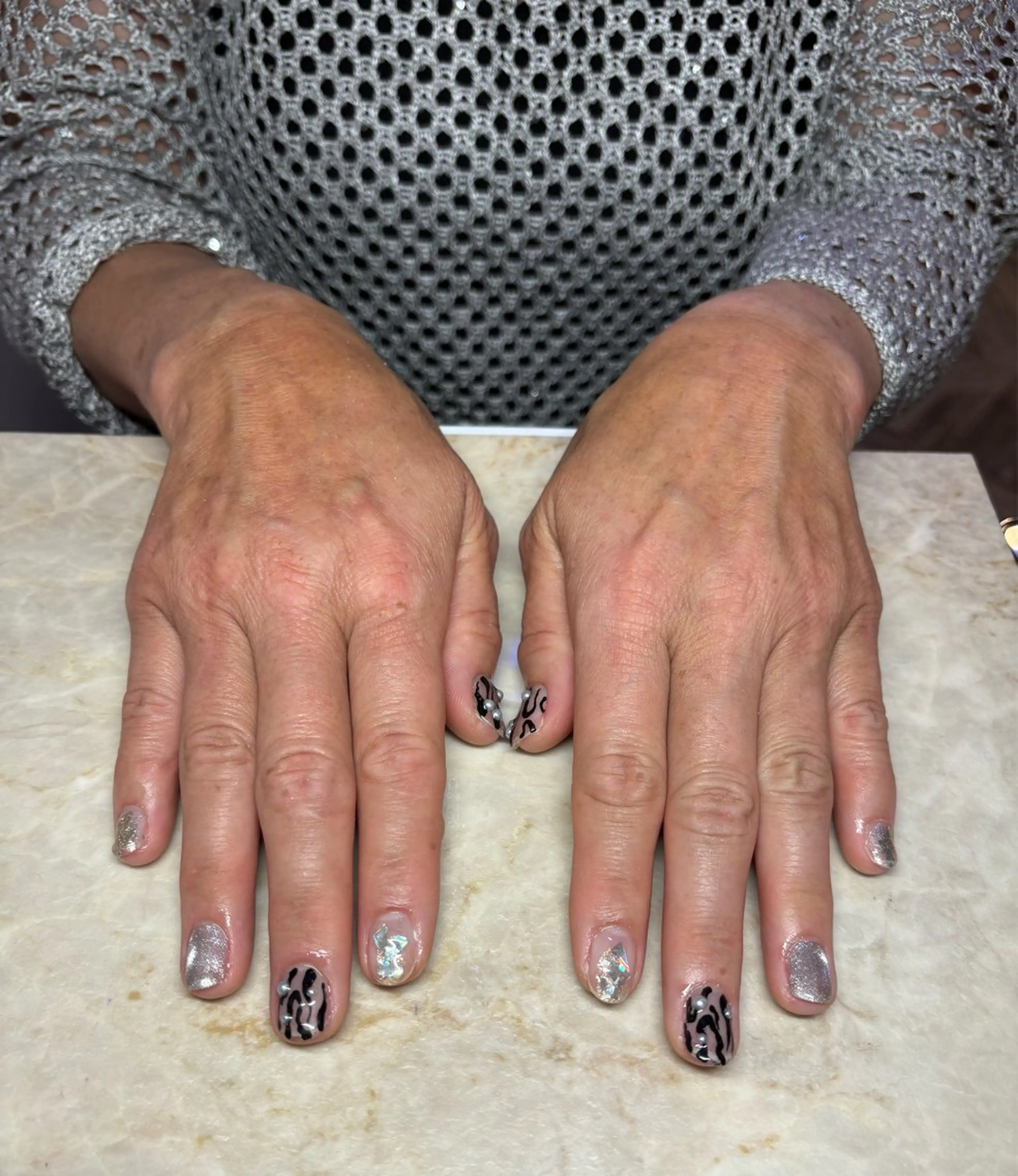 ネイル 三輪 彩美春のネイルデザイン