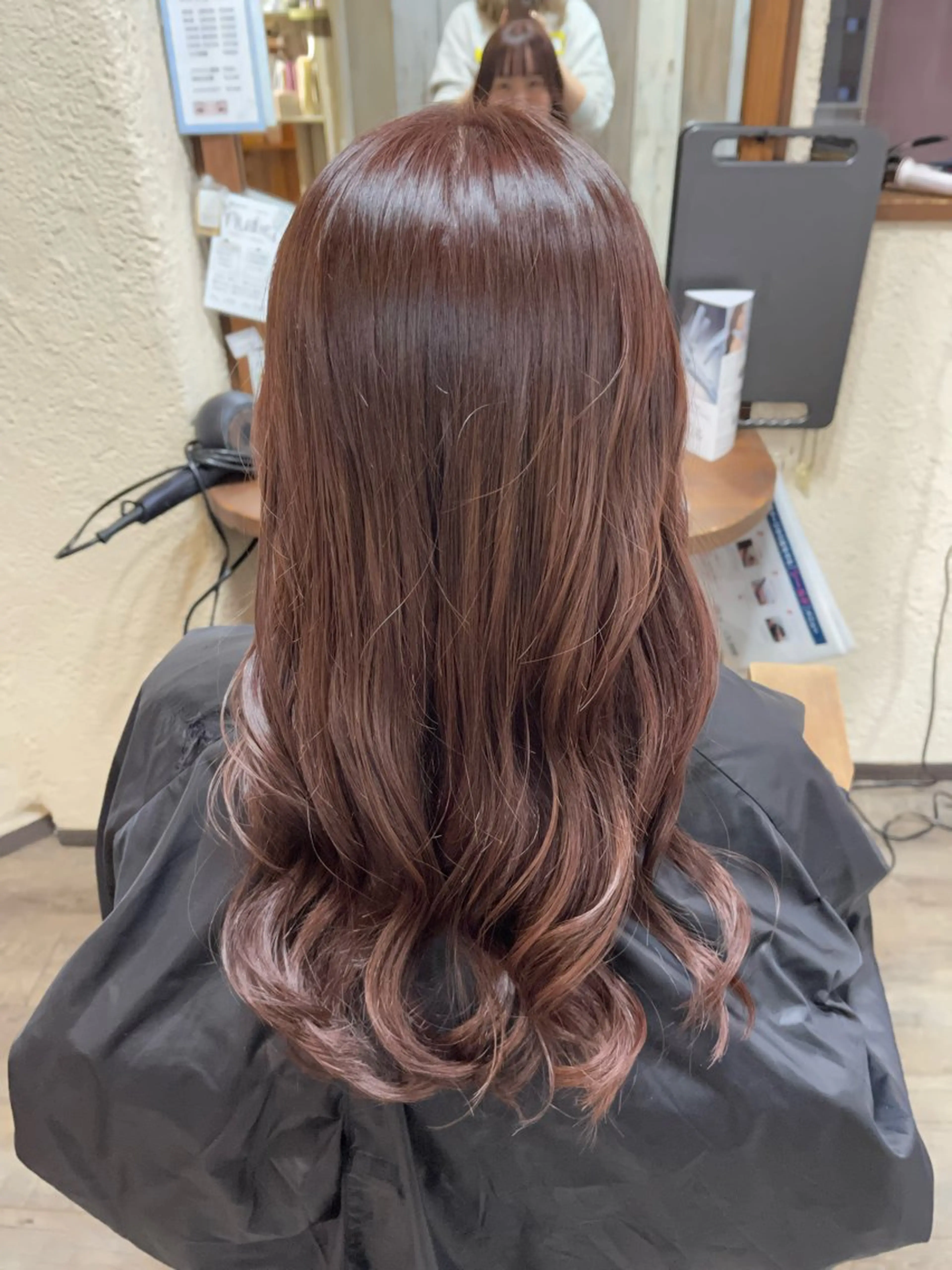 ロング カラー ブラウンカラー ピンクカラー ピンクブラウン 磧本 祐里恵のヘアスタイル