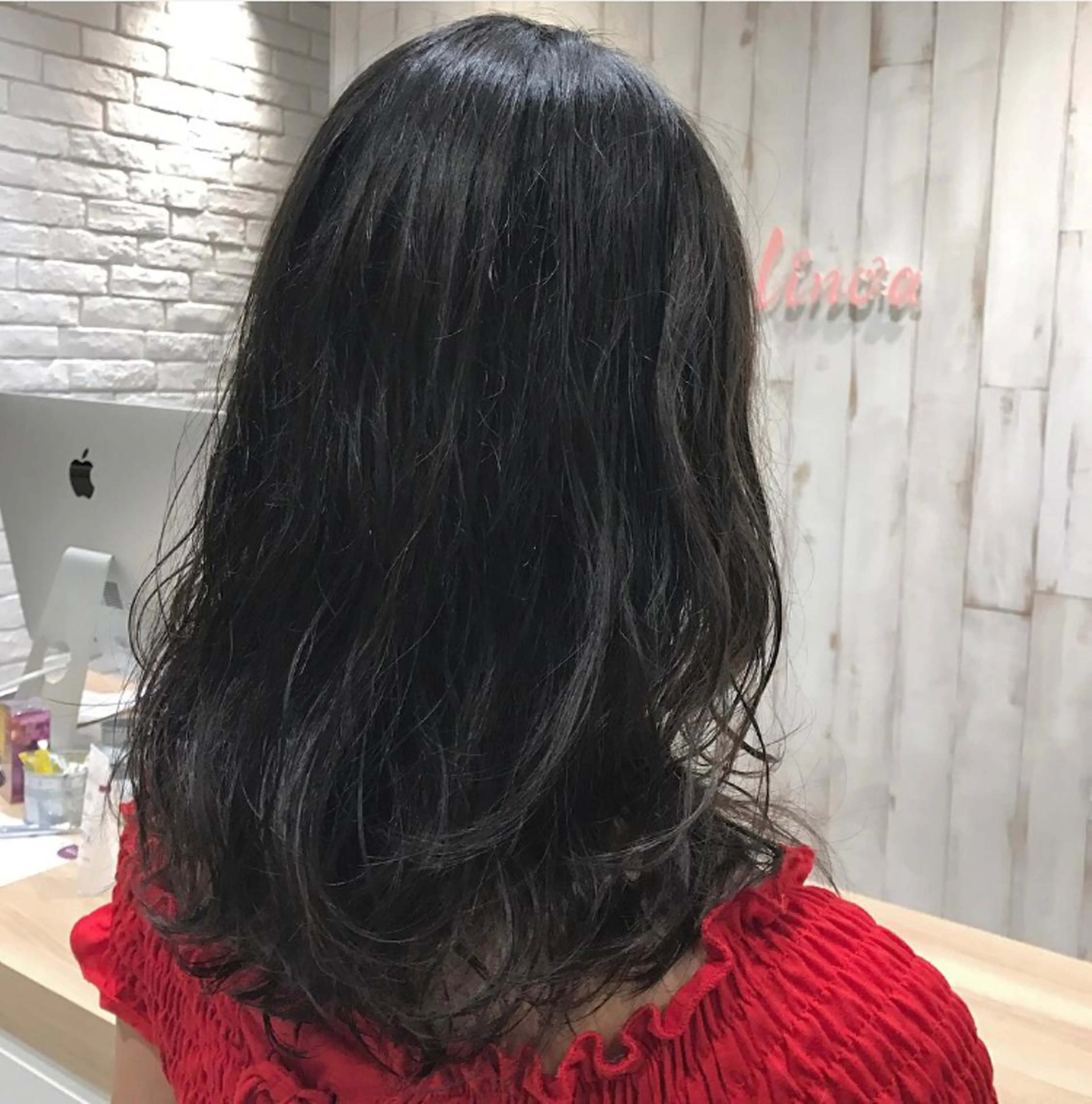セミロング カラー アッシュ ブルーカラー ブルーアッシュ SiiＱbyLuca所属・鈴木 まりやのヘアスタイル