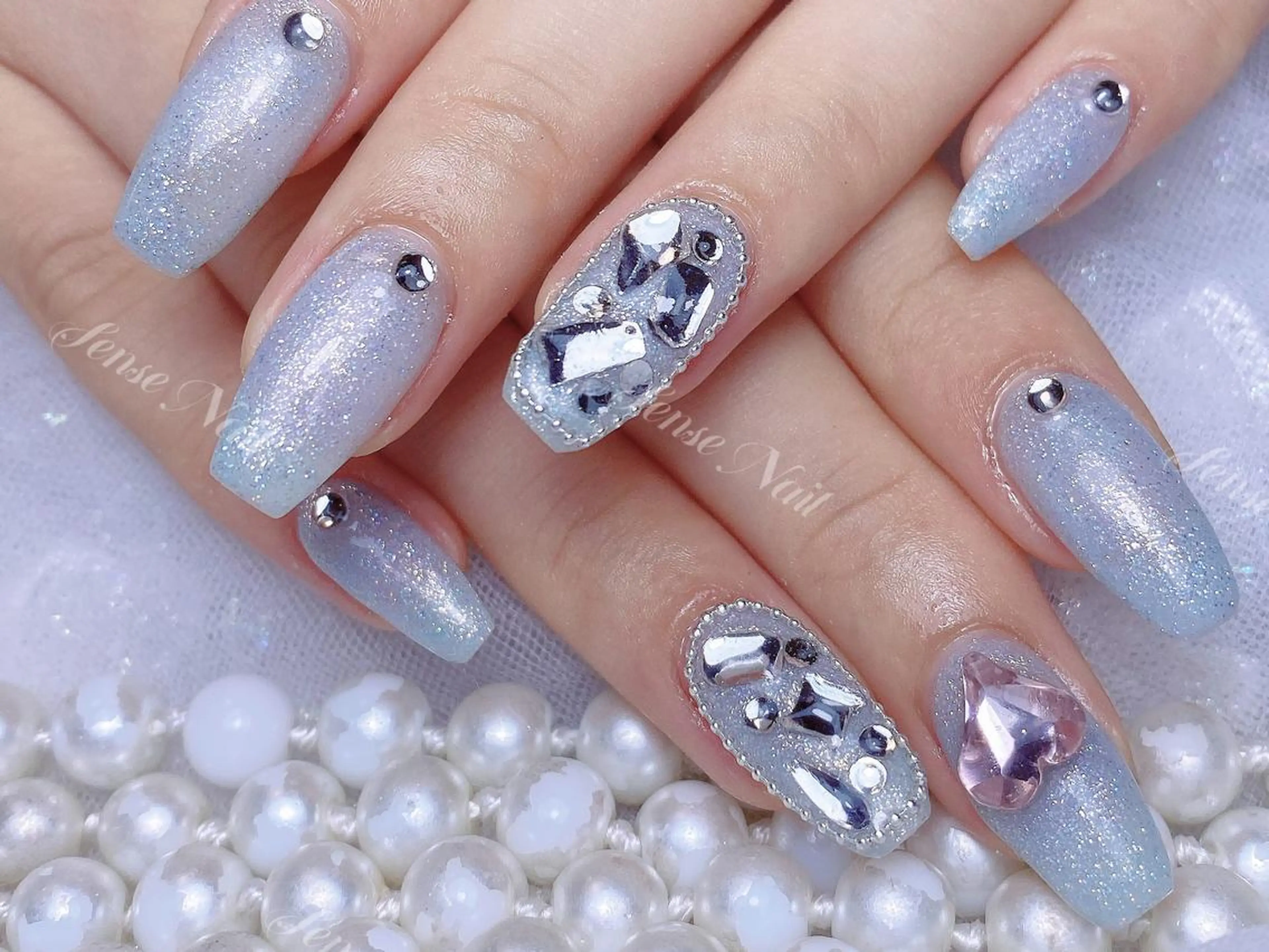 ネイル ハンドネイル ハンドケア Queening 🦋のネイルデザイン