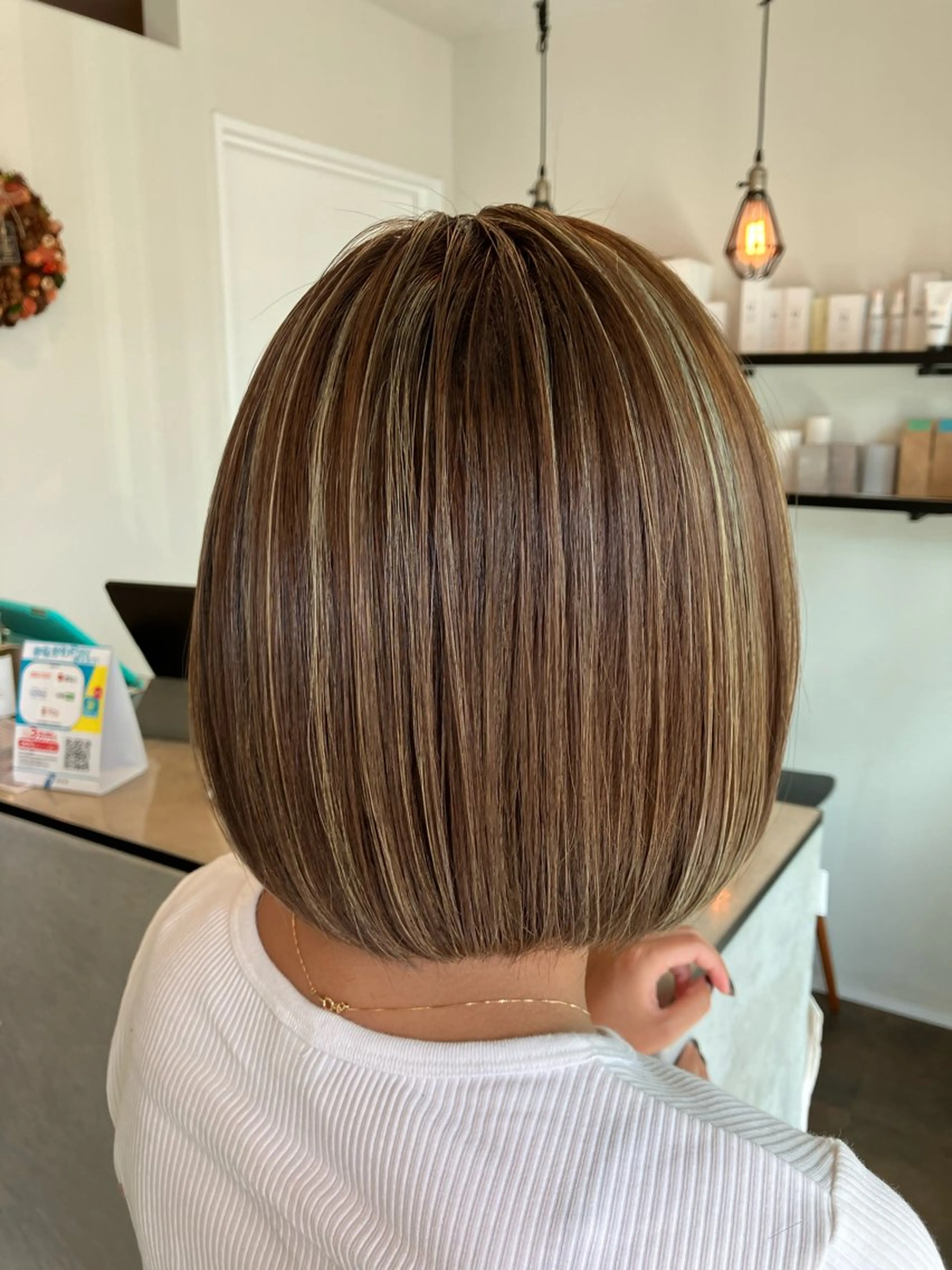 ミディアム カラー ショートボブ ベージュカラー ハイライトカラー ボブ ハイライト Hair&Make Nahoのマツエク・マツパデザイン