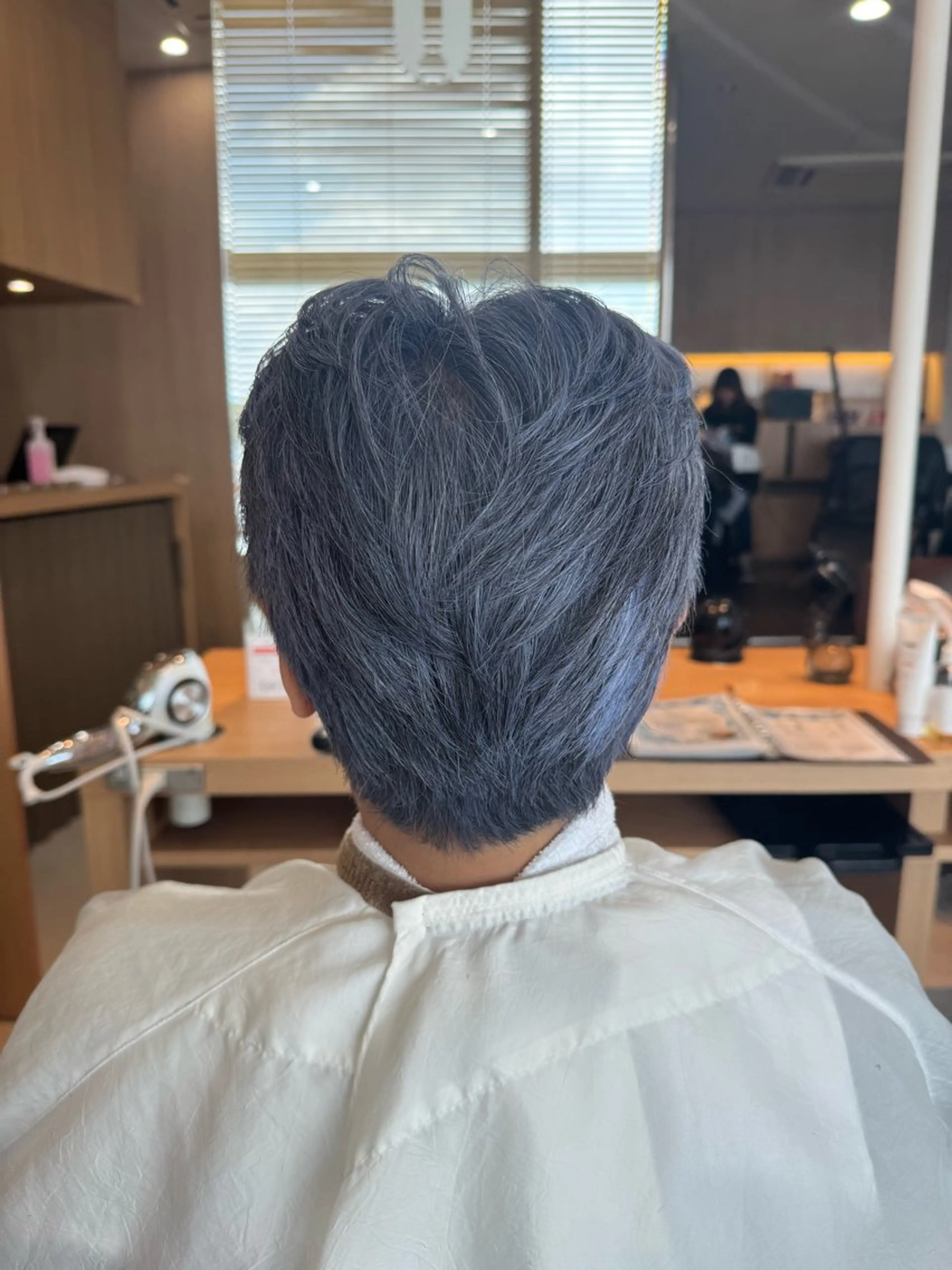 ショート カラー ブルーカラー 透明感カラー UNIX所属・中野 希望のヘアスタイル