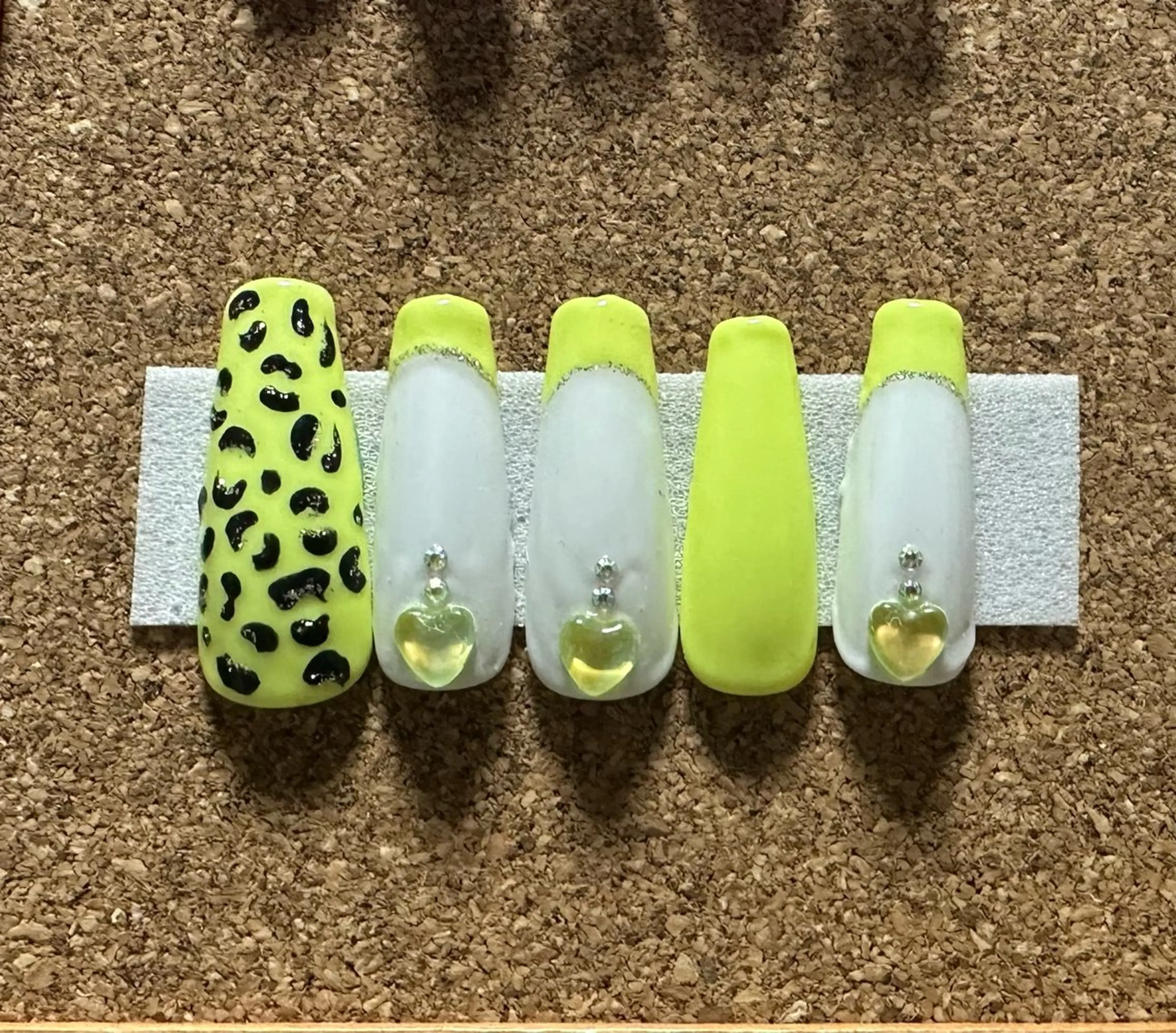 ネイル チークネイル フットネイル ジェルネイル マグネットネイル パラジェル grace グレースのネイルデザイン