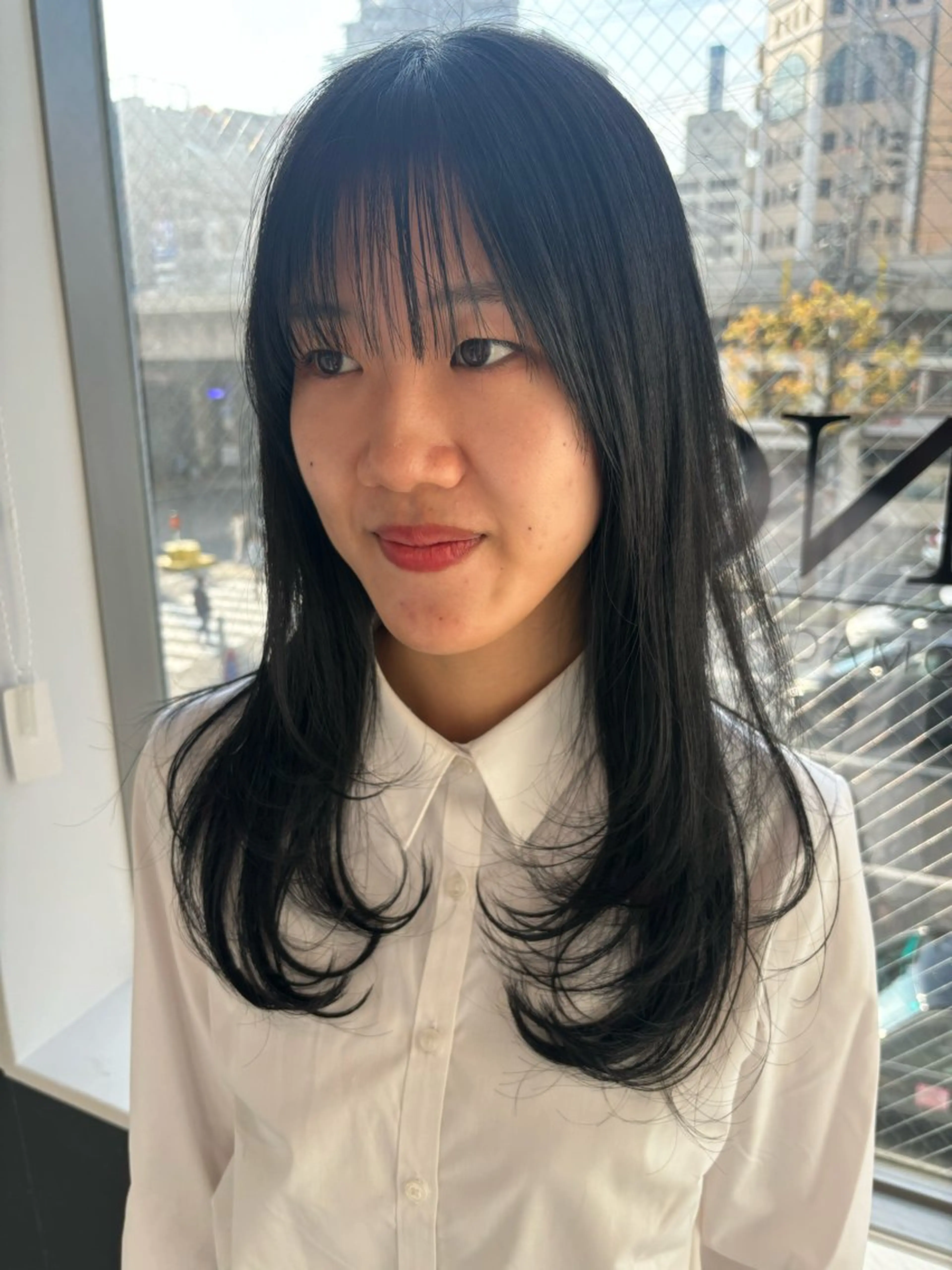 セミロング カラー 穐田 航のヘアスタイル