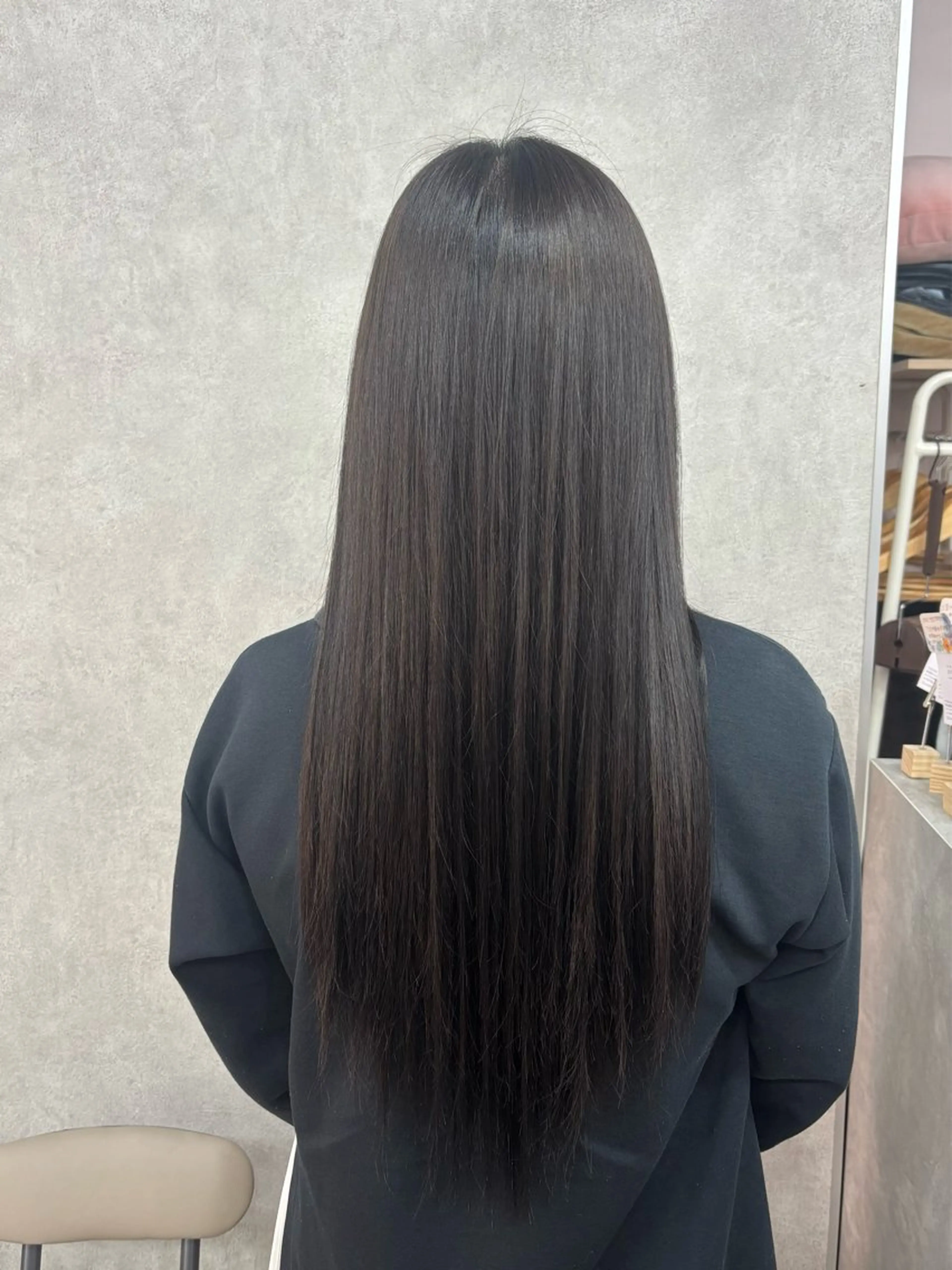 ロング カラー 黒髪 倉澤 愛理のヘアスタイル