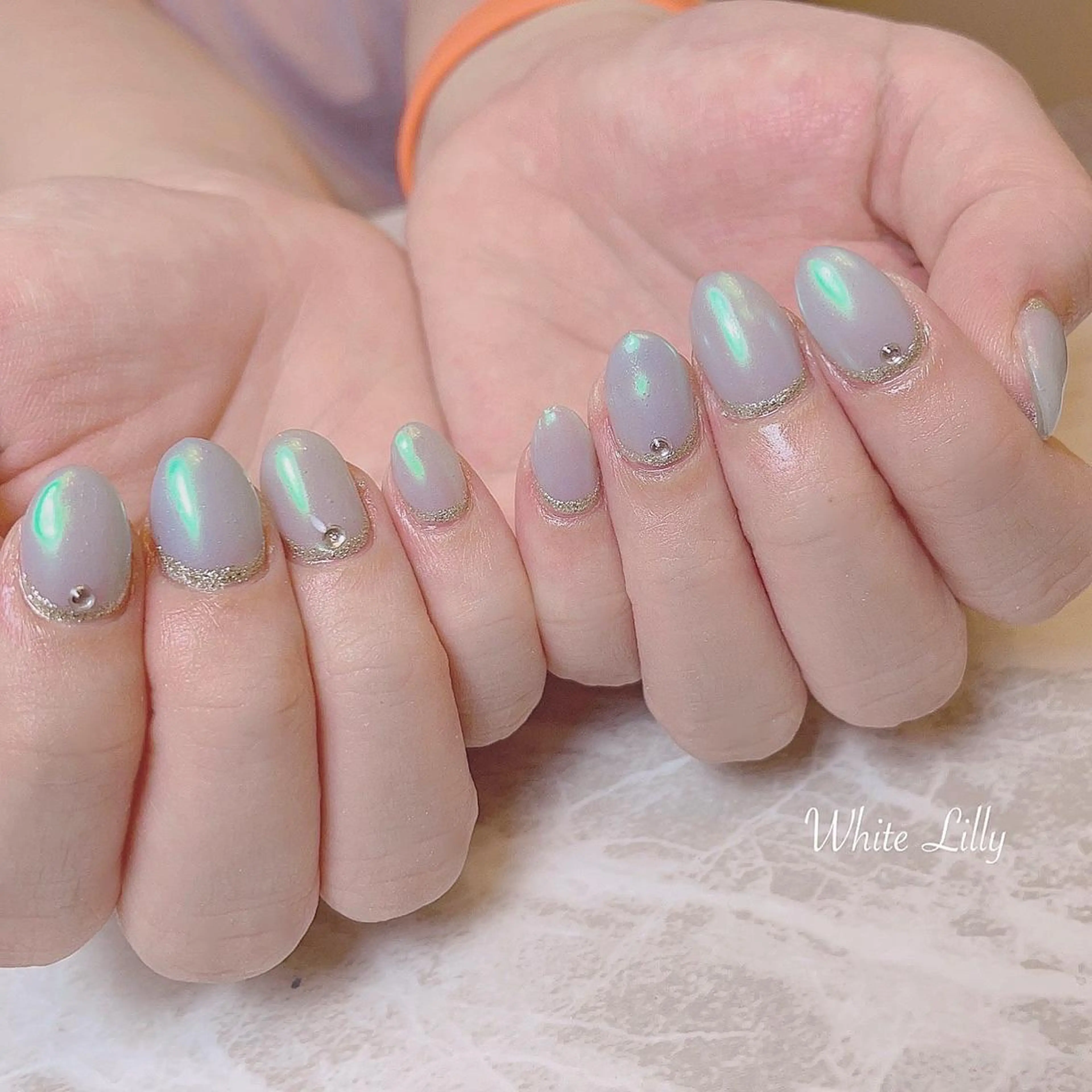 ネイル オーロラネイル ブルー ハンドネイル White lily所属・牧田 雅世のネイルデザイン