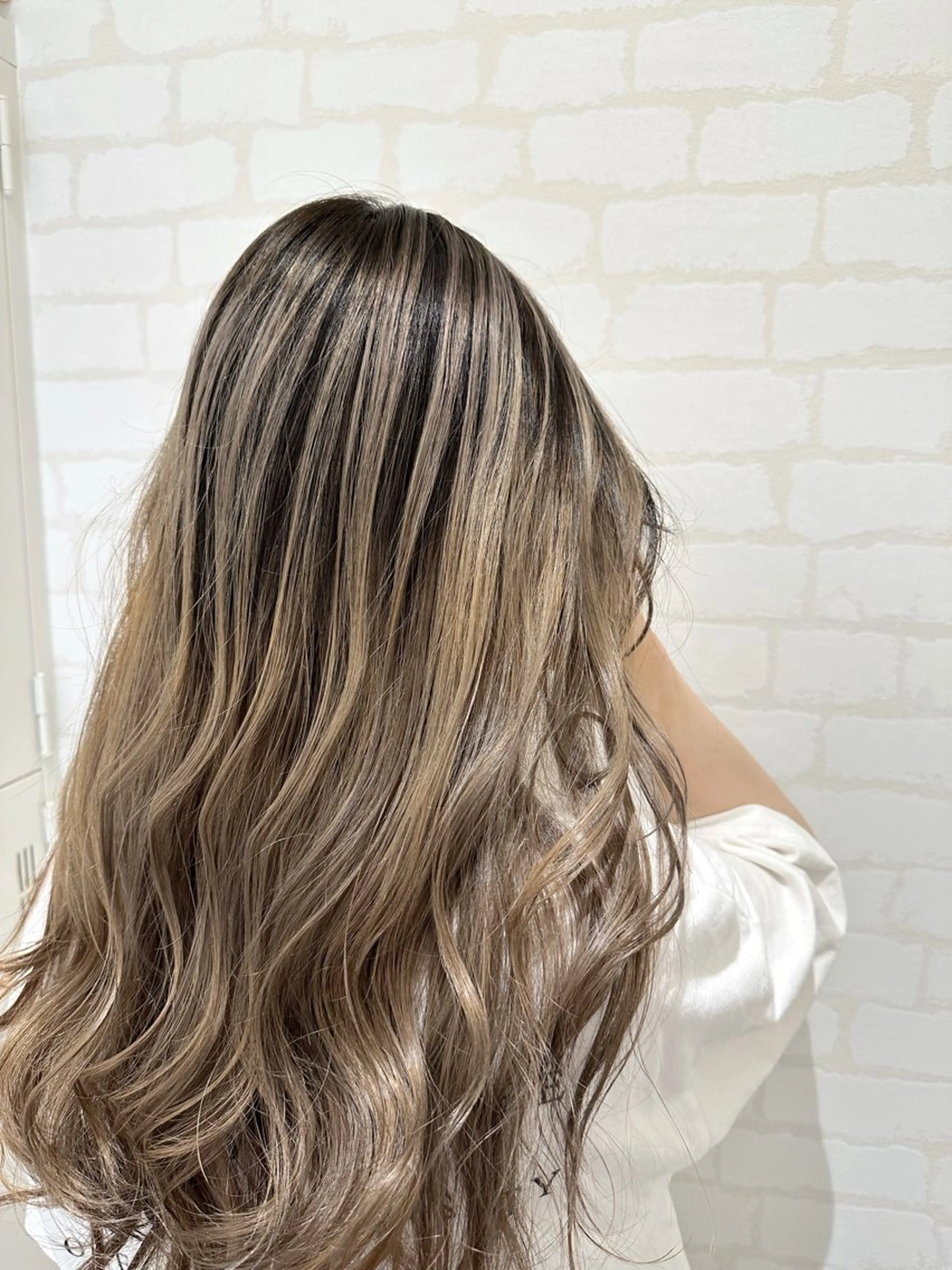 ミディアム カラー バレイヤージュ 外国人風カラー レイヤーカット IwAsh中山所属・✂︎中山ブリーチ・ パーマ✂︎露木智也のヘアスタイル