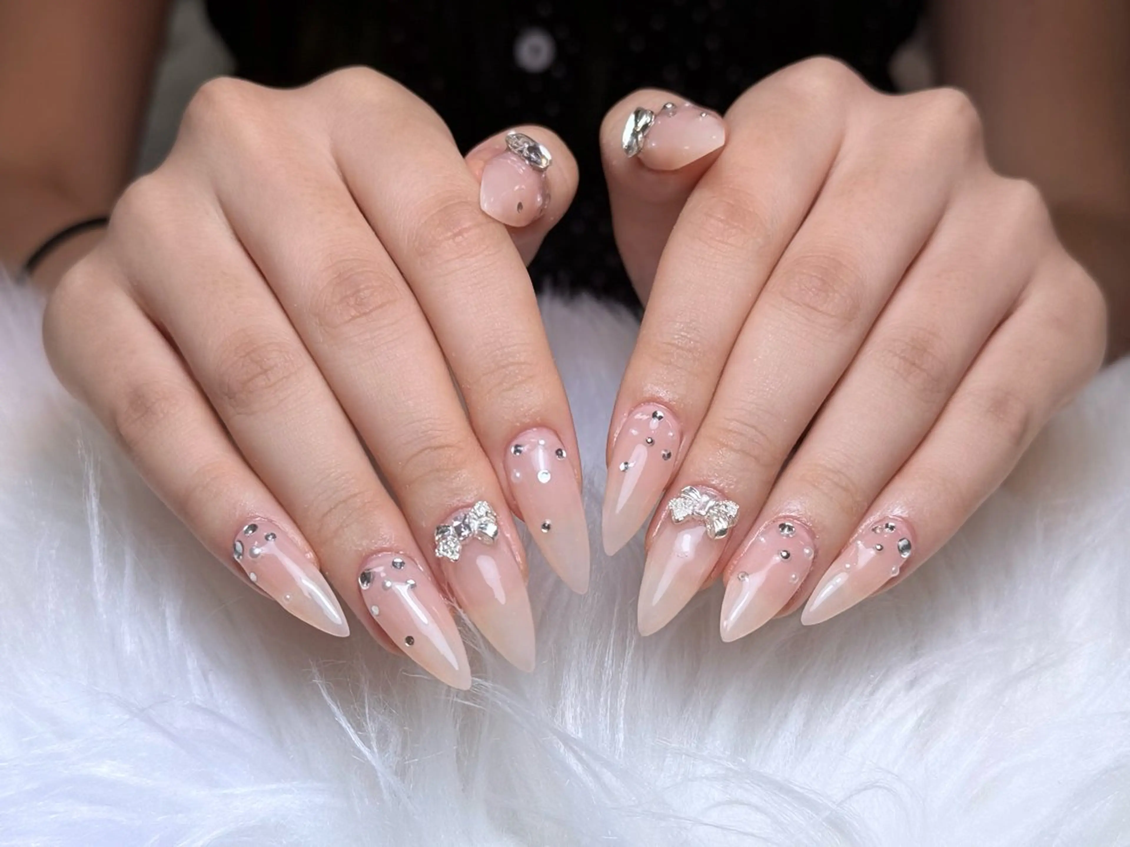 ネイル フレンチネイル ジェルネイル ガーリー 韓国ネイル ロングネイル ハンドネイル タオ チャンのネイルデザイン