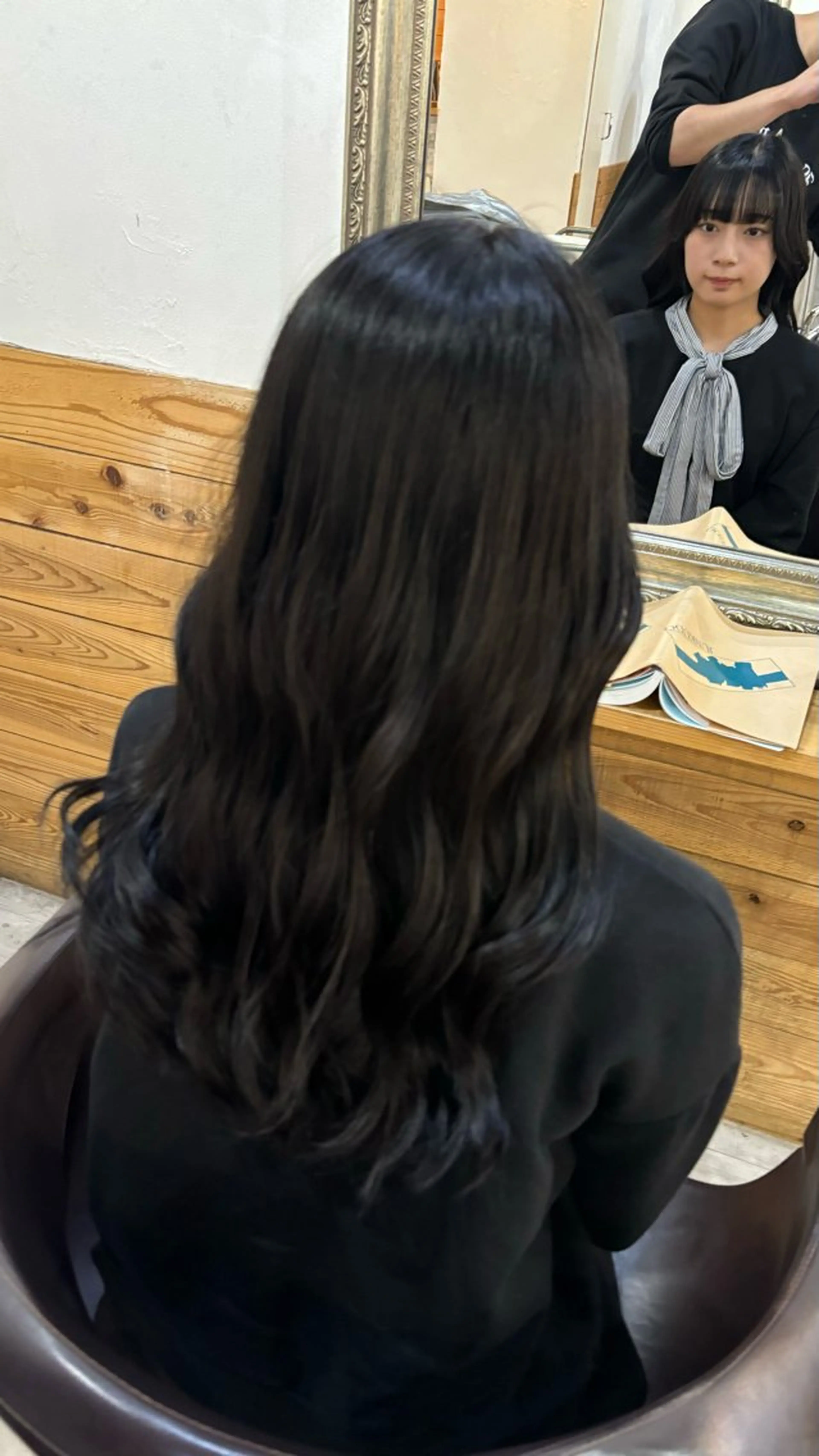 ロング ブルーJR高槻本店所属・高槻/美髪/艶髪カラ ー髪質改善特化たくみのヘアスタイル