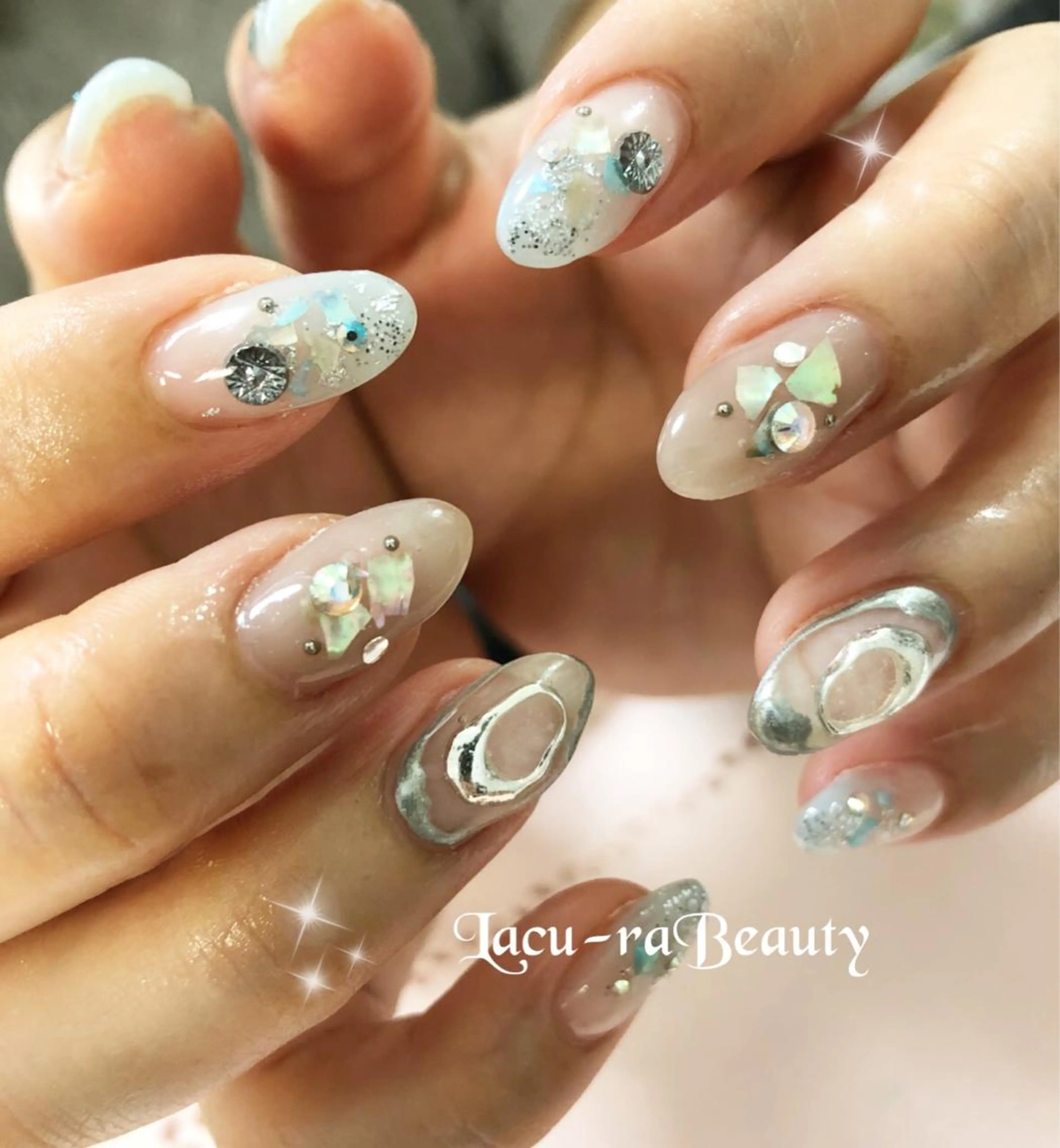 ネイル 小顔と腸の専門店 ラクーラビューティのエステ・リラクイメージ