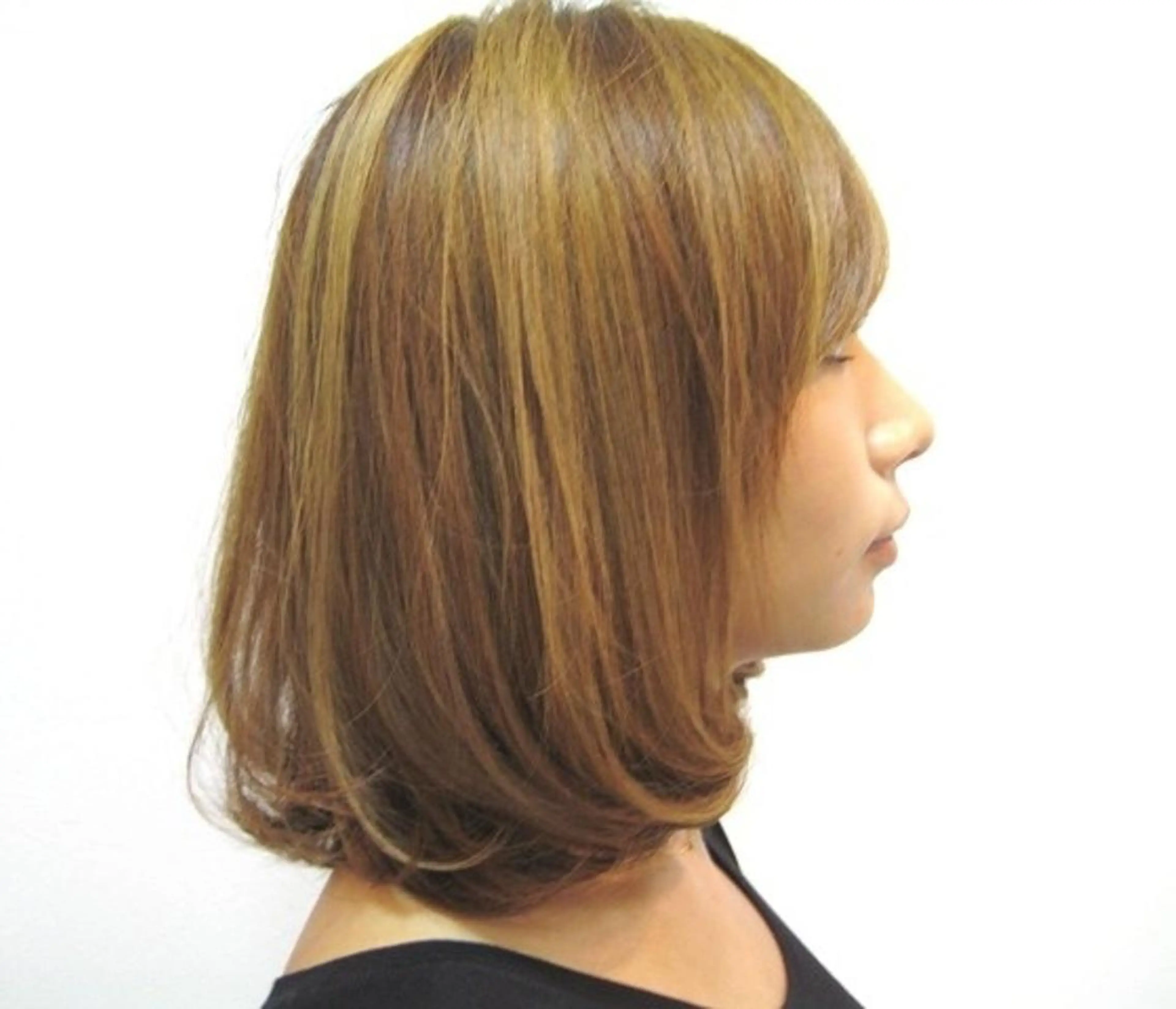 ミディアム カラー パーマ ヘアアレンジ キッズ ネイル マツエク・マツパ ハイライトカラー 顔周りカット ハイライト 🌈プチッと変身🌈 変化あるスタイルへのヘアスタイル