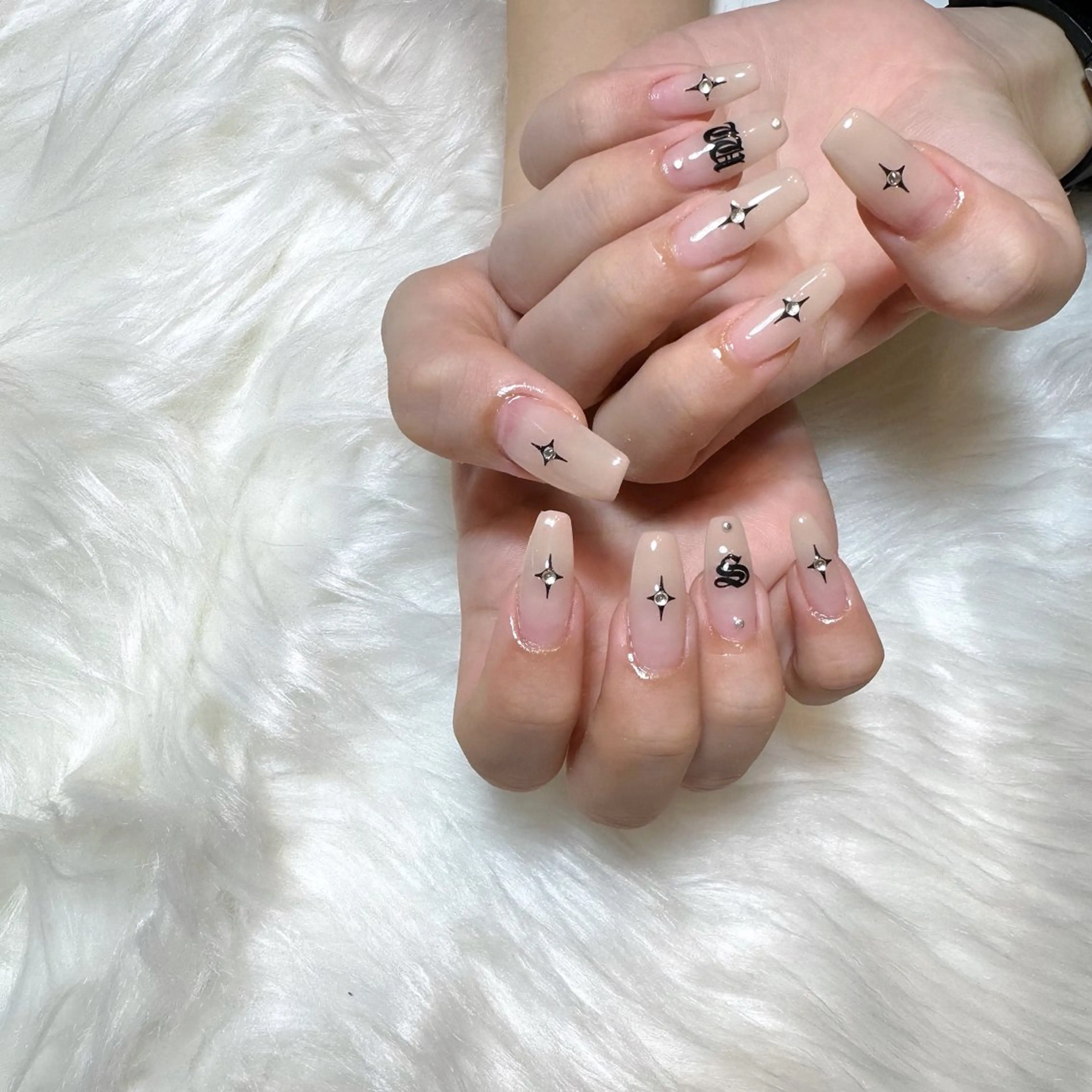 ネイル Aulu'bネイル ボディージュエリーのネイルデザイン