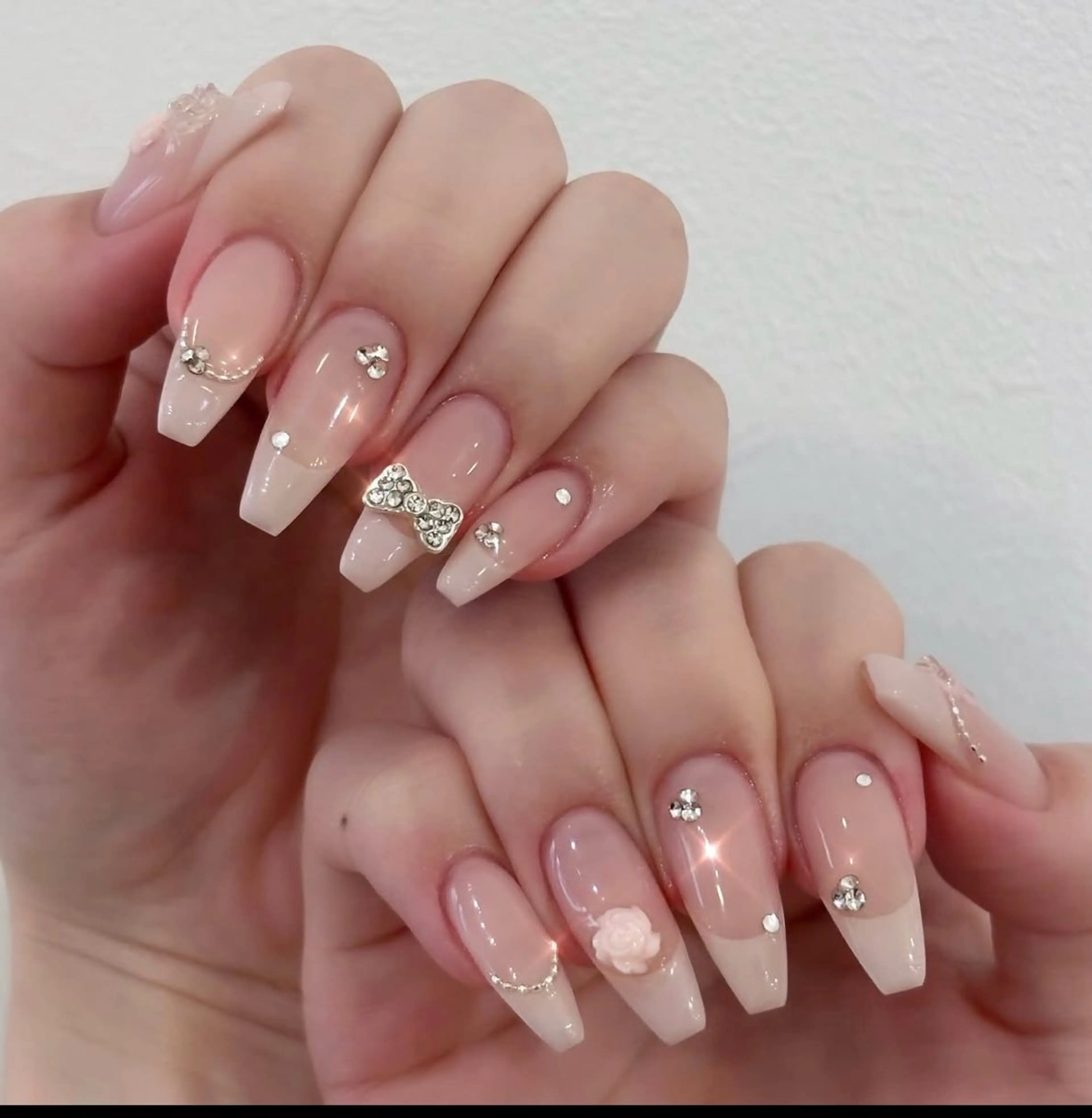 ネイル 韓国ネイル ニュアンスネイル シンプルネイル ワンホンネイル ハンドネイル ハンドケア Nihonthy Nail 新宿所属・Nihonthy Nail 新宿のネイルデザイン