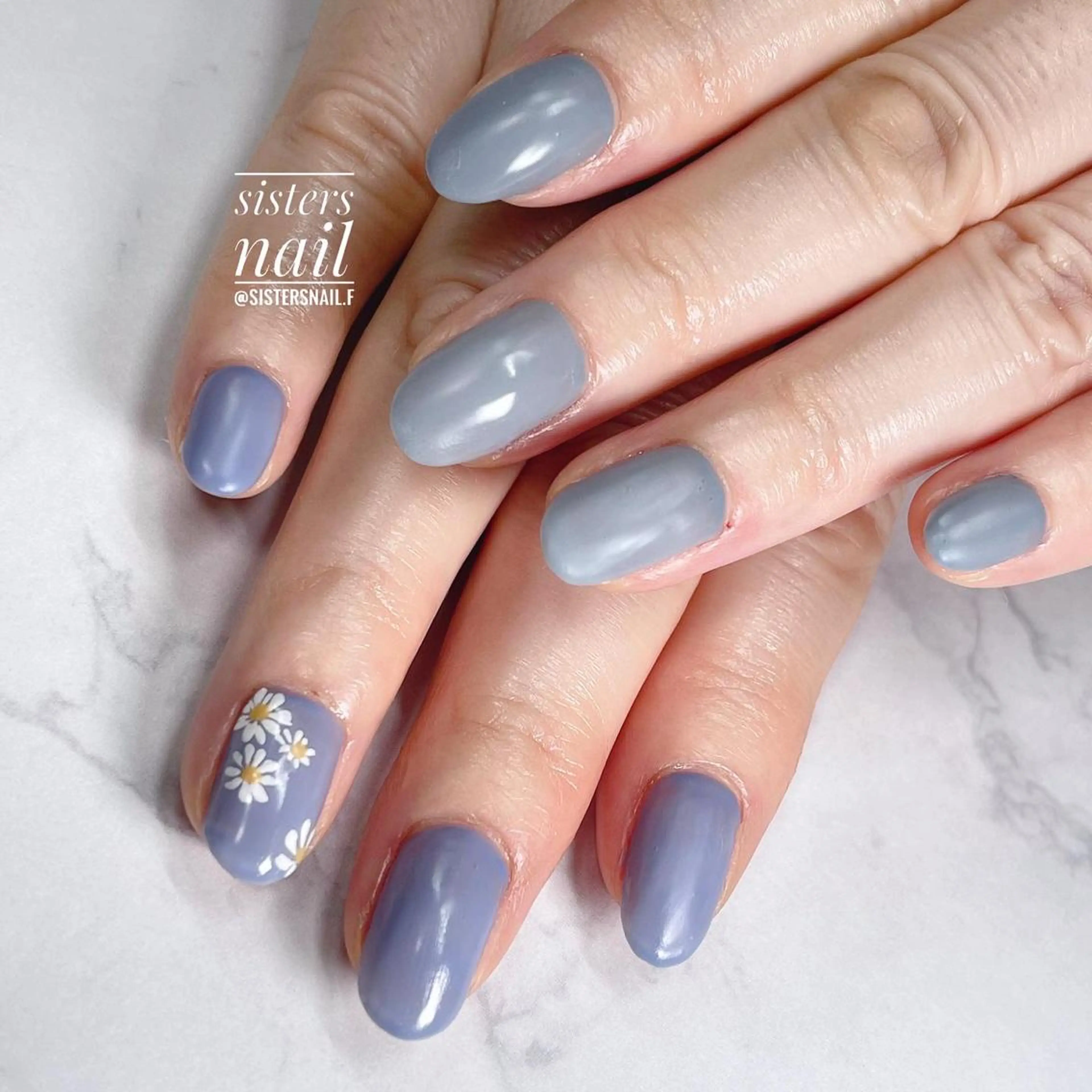 ネイル アートネイル ブルー フラワーネイル ジェルネイル ワンカラーネイル sisters nail.fのネイルデザイン