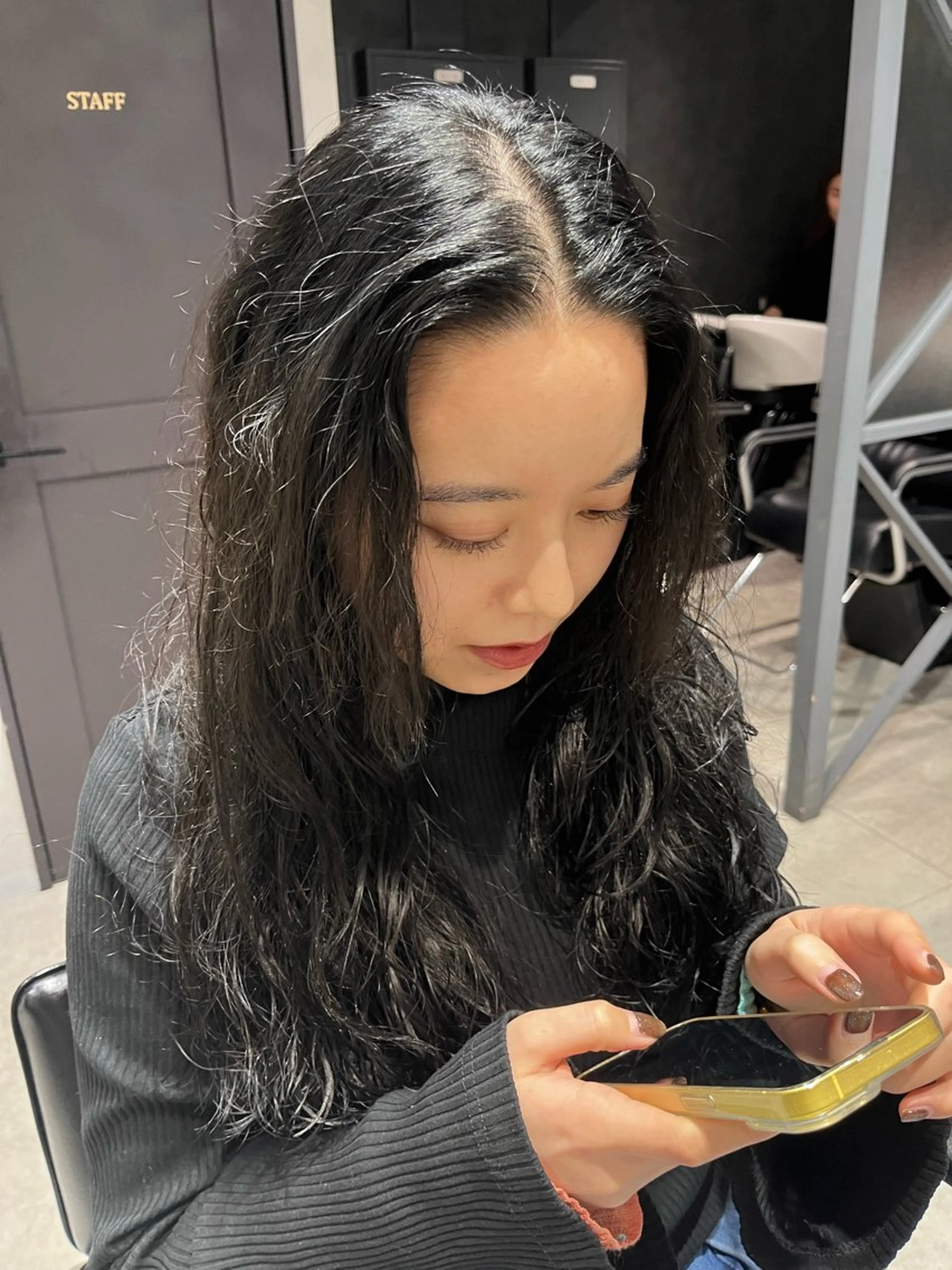 ロング パーマ ロング NYLON.所属・ブリーチ/縮毛矯正 ❤️‍🔥シンノスケのヘアスタイル