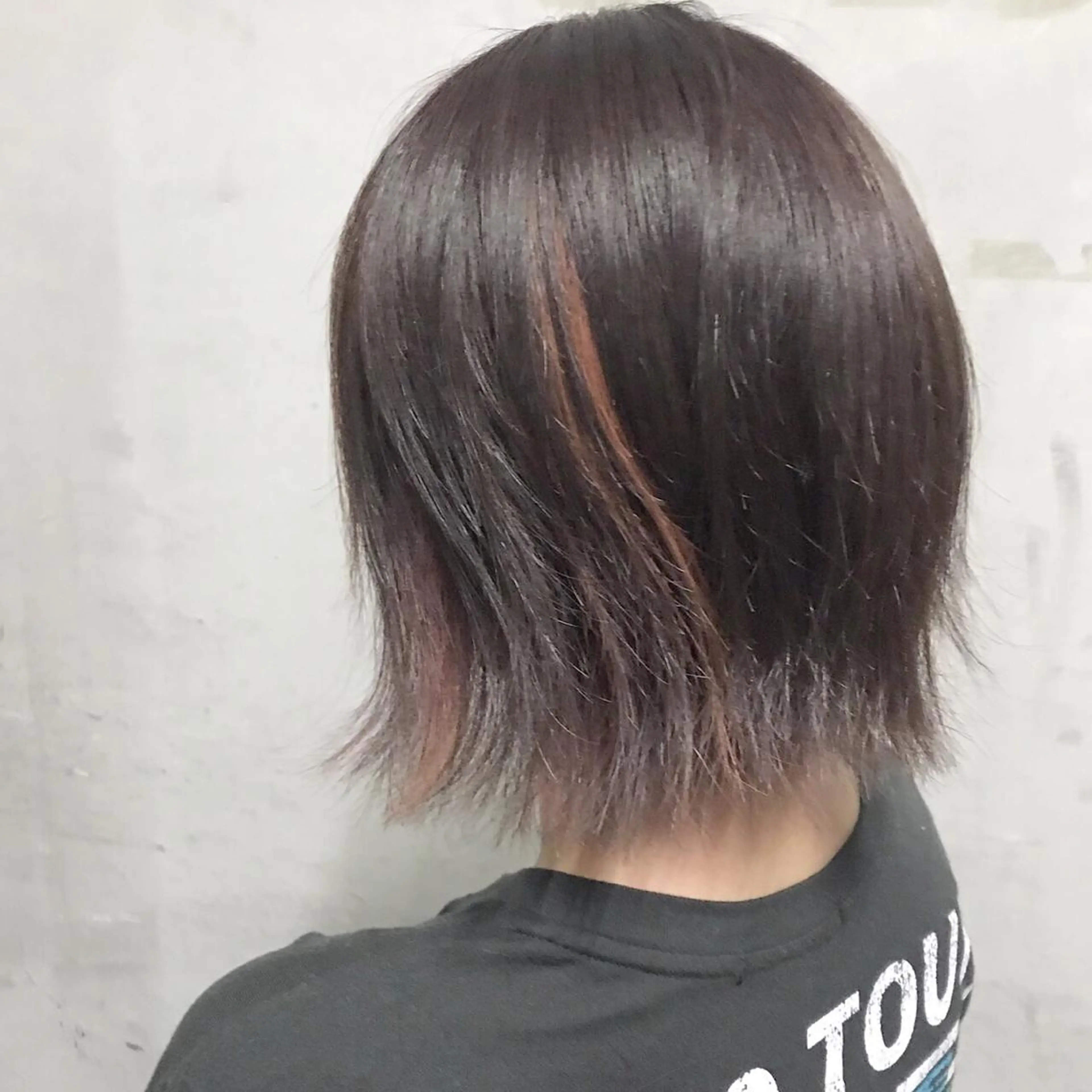 ショート カラー ダークグレー ダークグレージュ グレージュ ピンクカラー 髪質改善、エクステ 山口卓哉のヘアスタイル