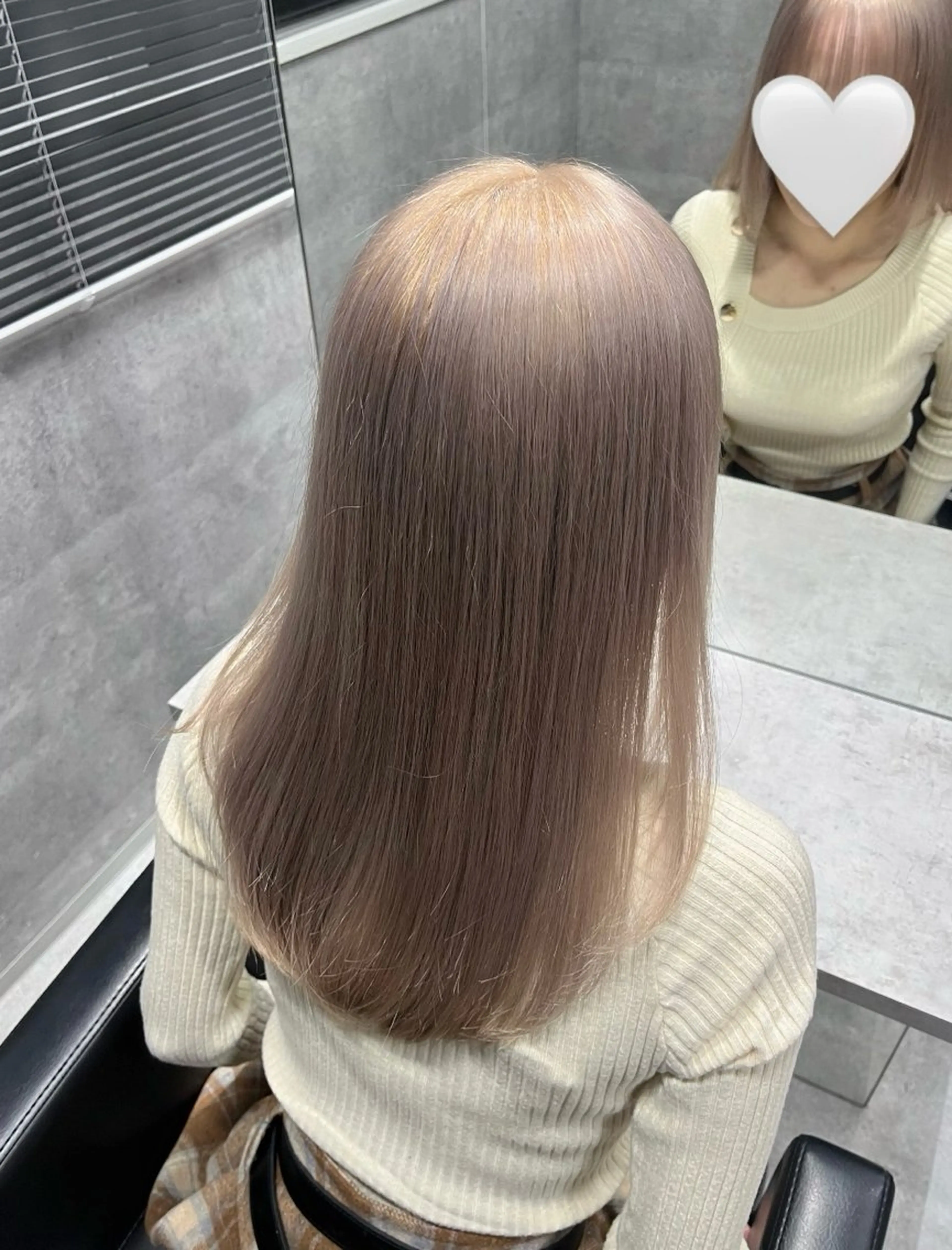 セミロング カラー 川浪 ほほみのヘアスタイル