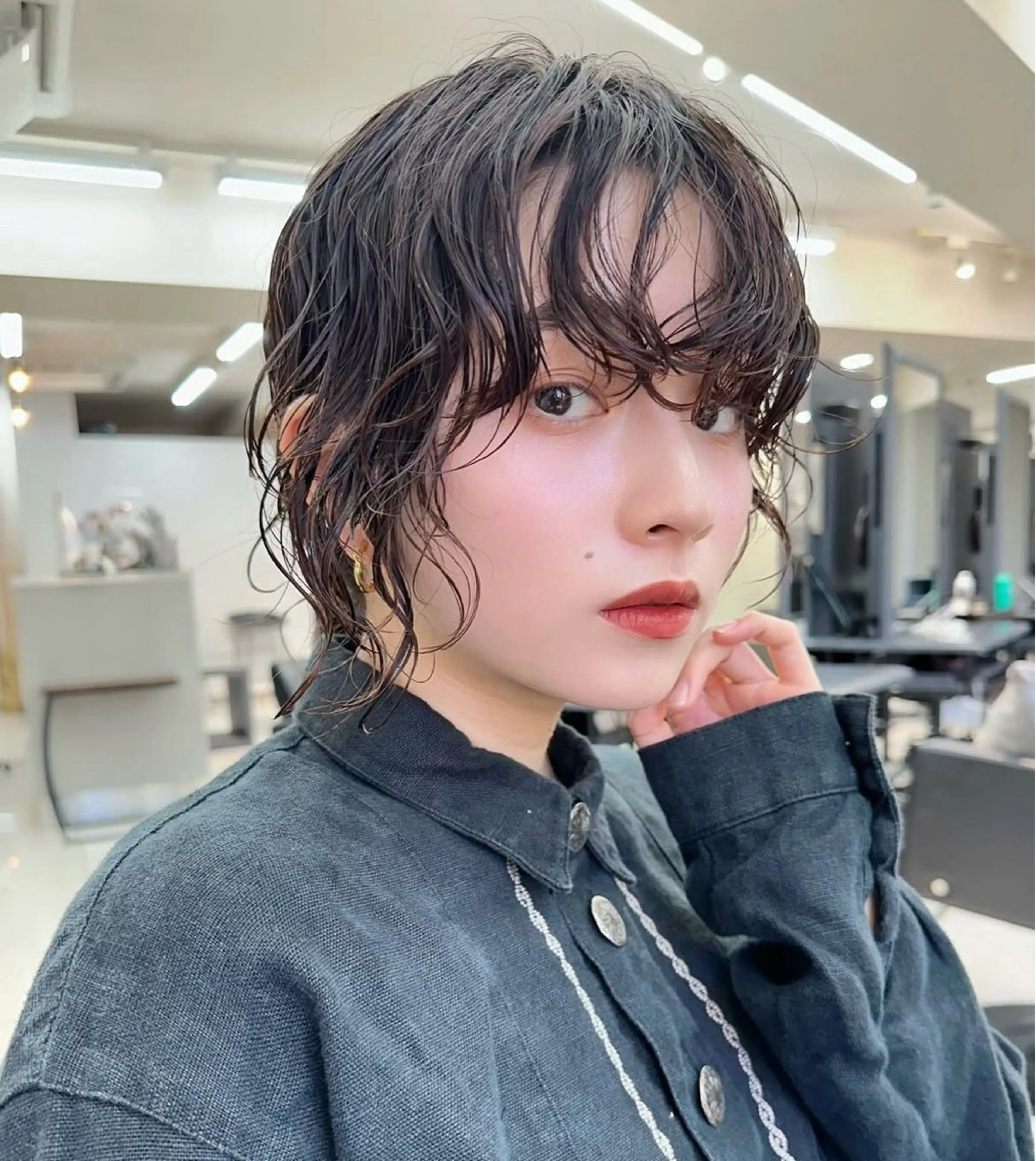 ミディアム パーマ 顔まわり/ボブウルフ 🤍愛唯(めい)のヘアスタイル