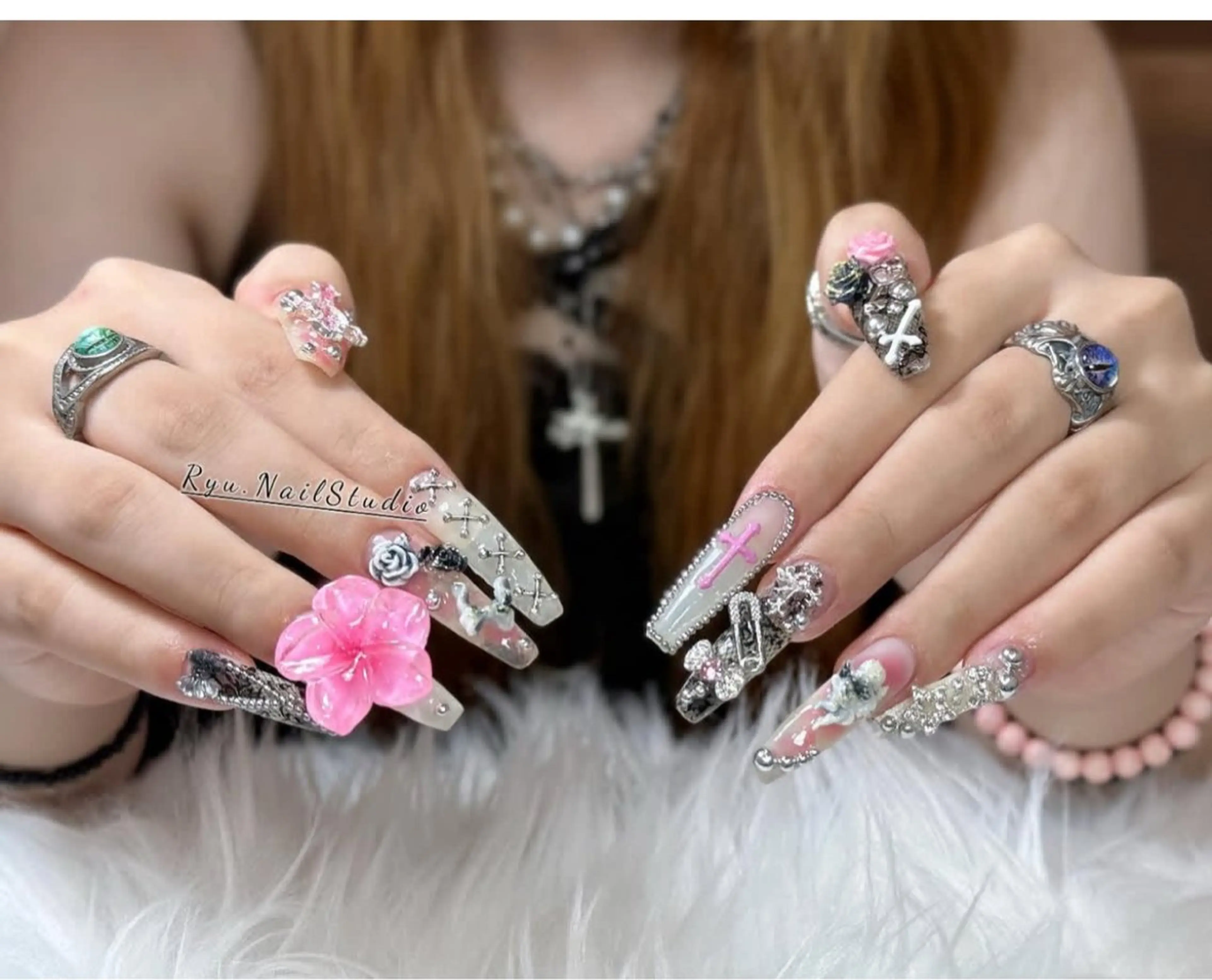 ネイル アートネイル フラワーネイル フレンチネイル ジェルネイル グラデーション ハンドネイル Ryunail所属・Ryu Nail NekoChanのネイルデザイン