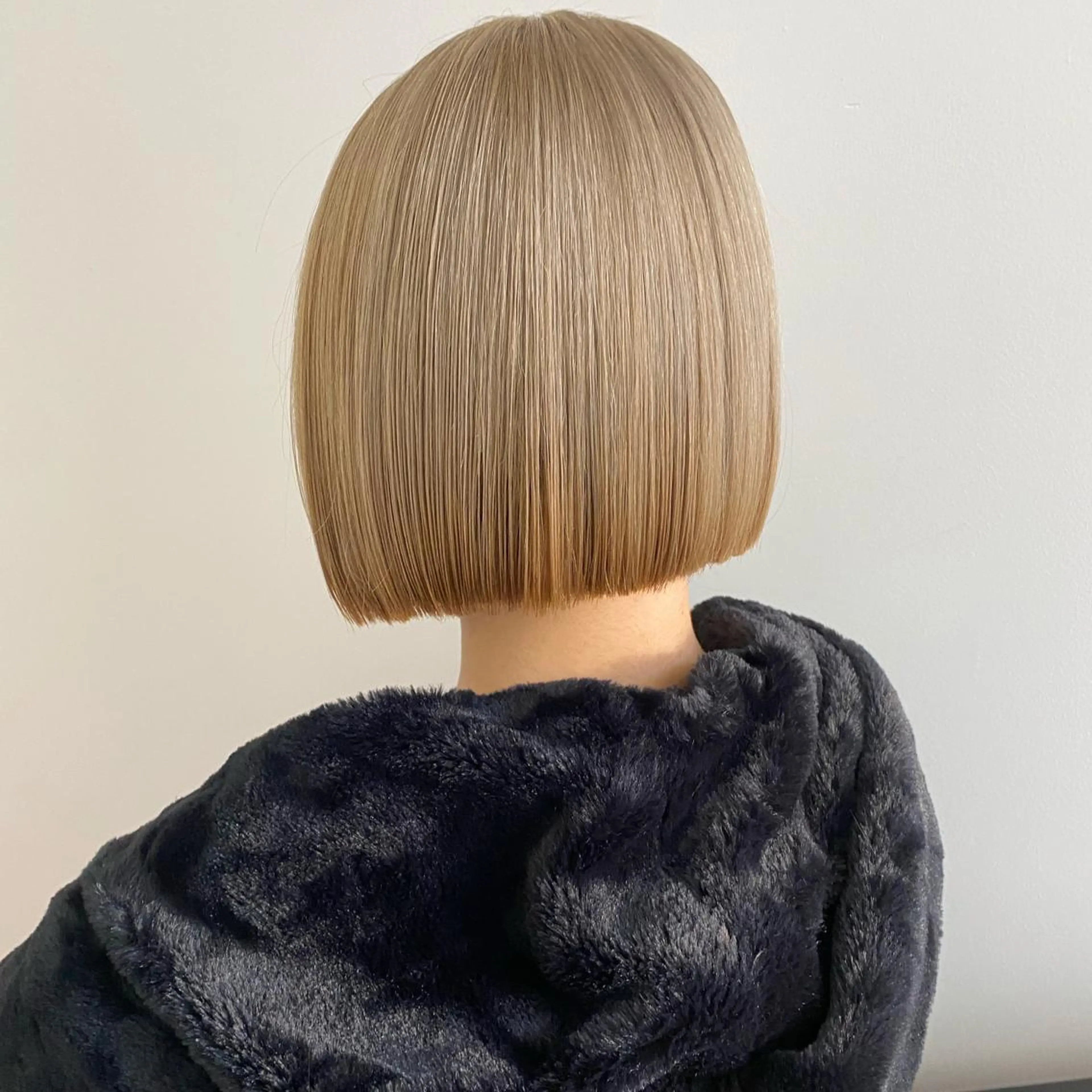 ショート カラー ブロンド 顔周りカット/透明感 カラー✂️MEIのヘアスタイル