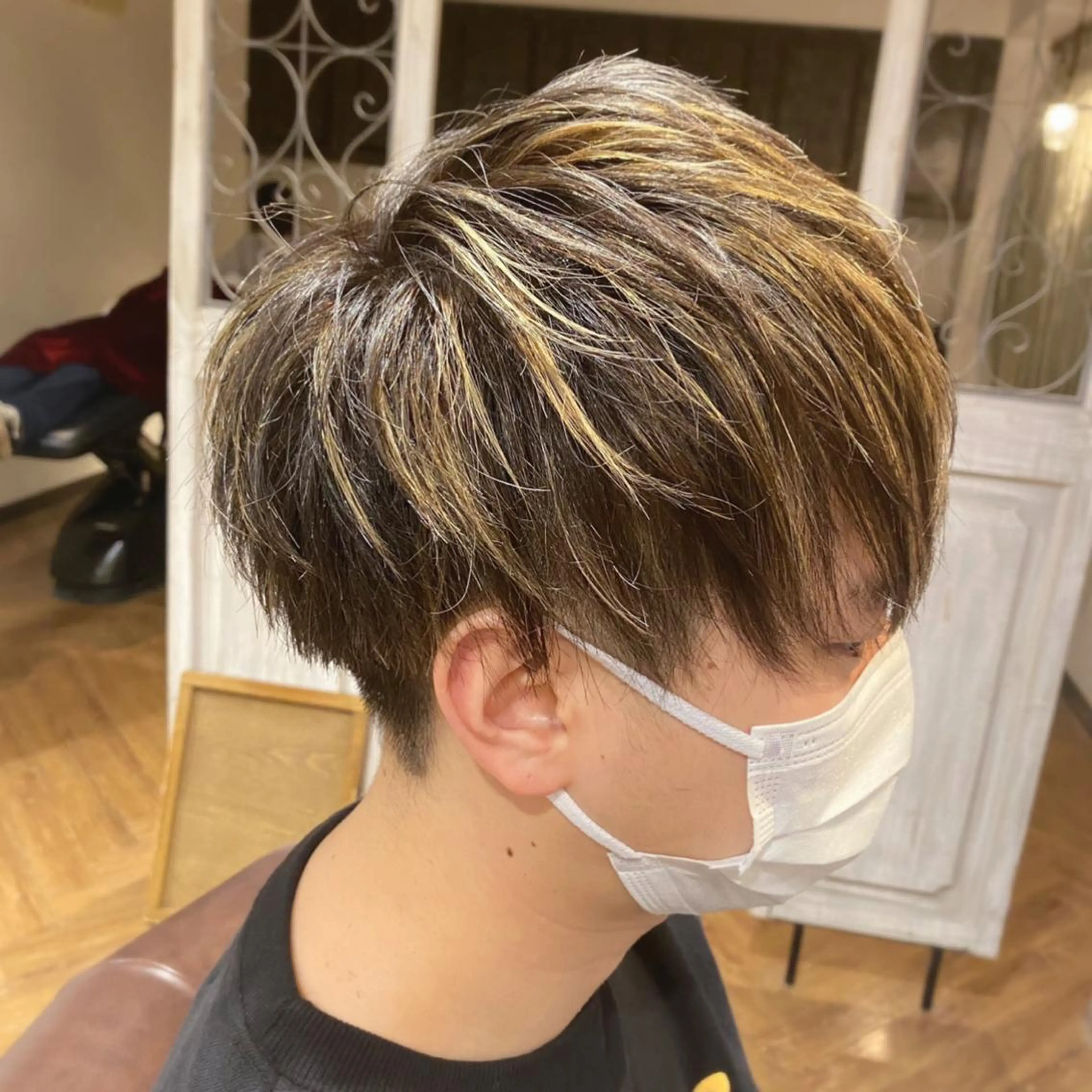 ショート カラー メンズ メンズハイライト ハイライトカラー ハイライト メンズパーマ 西條真治のヘアスタイル