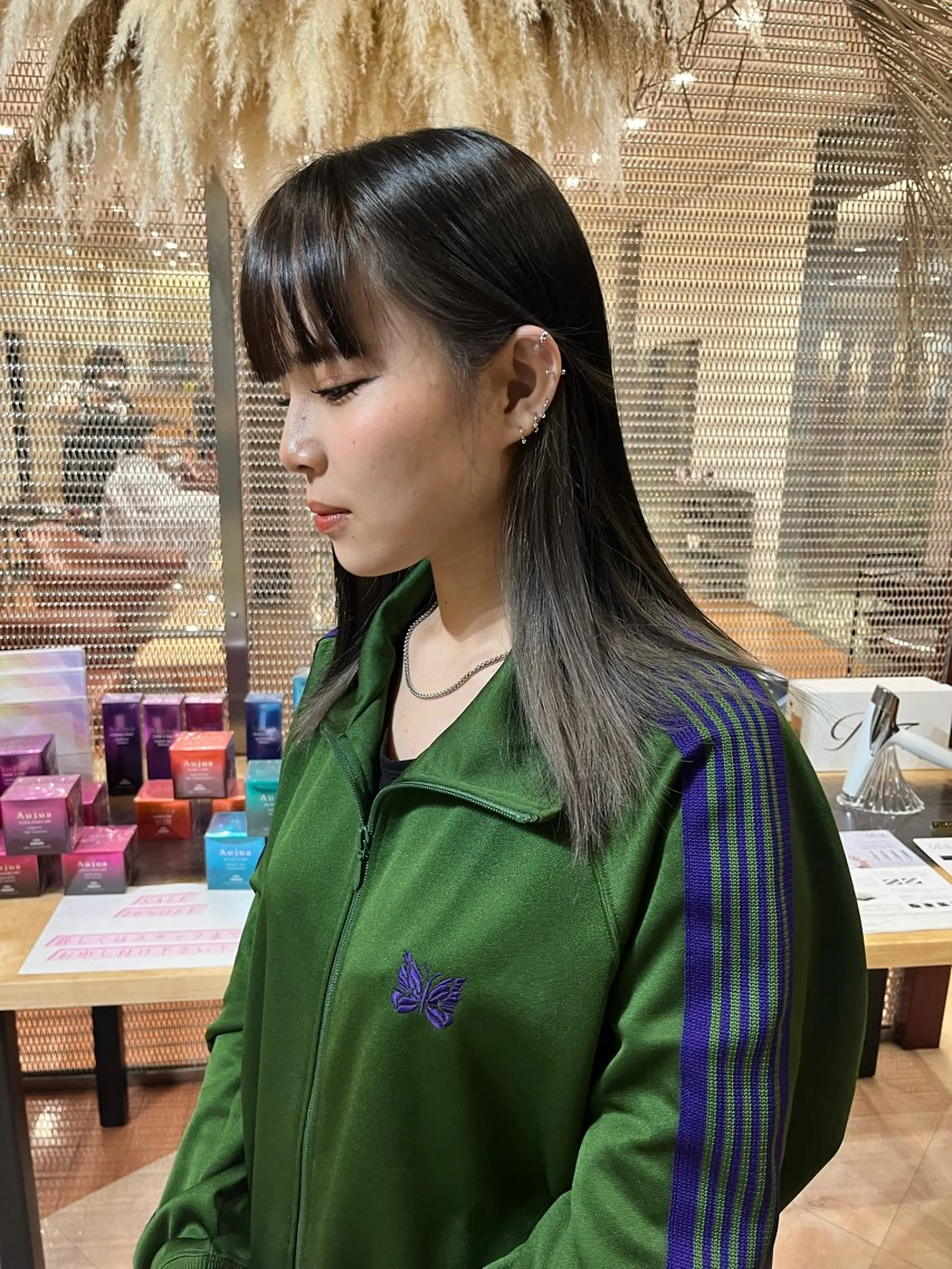 セミロング カラー 犬塚 梨花のヘアスタイル