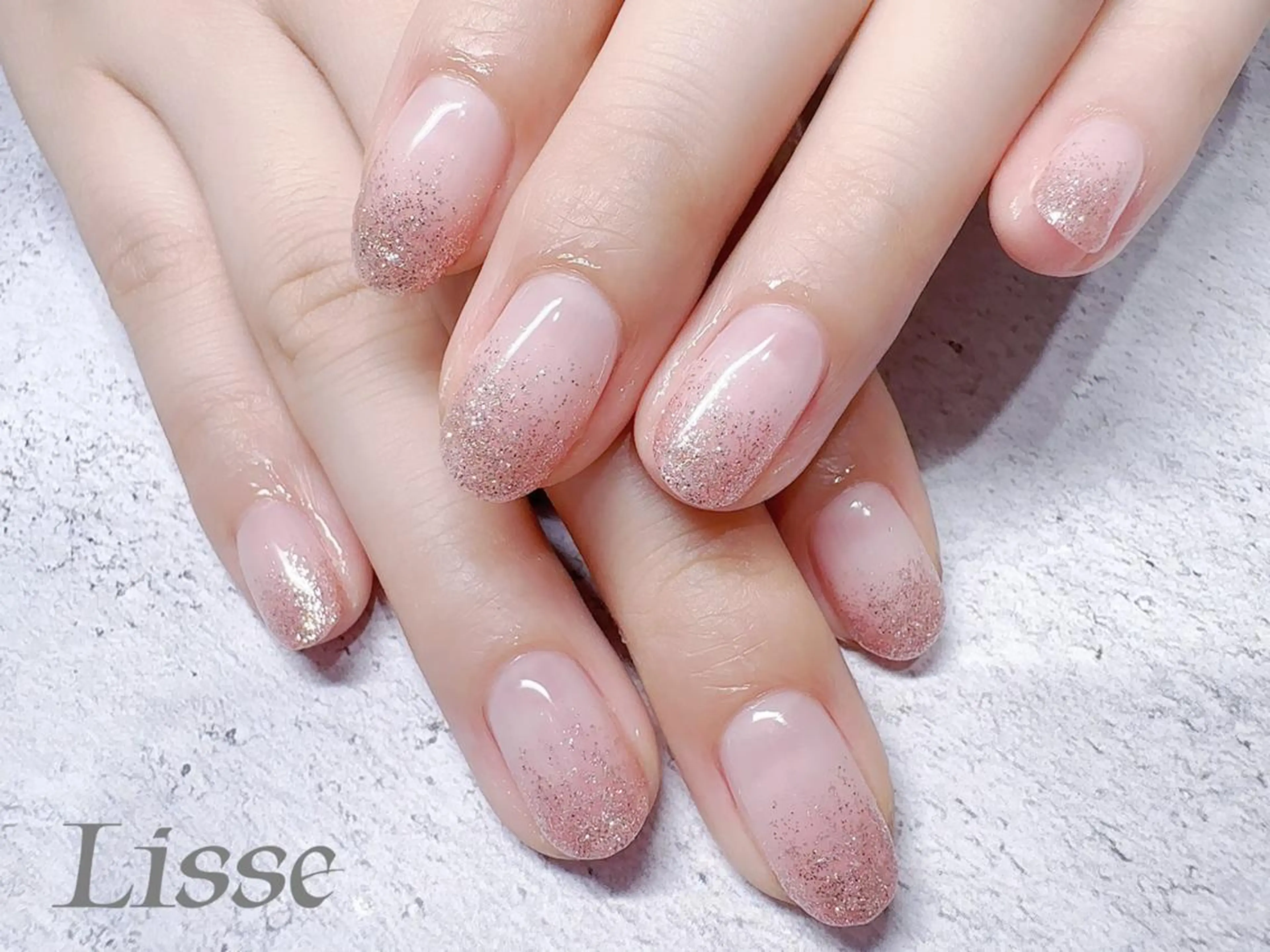 ネイル グラデーション ラメ(グリッター) ラメグラデーション ピンク Lisse銀座 Akuのネイルデザイン