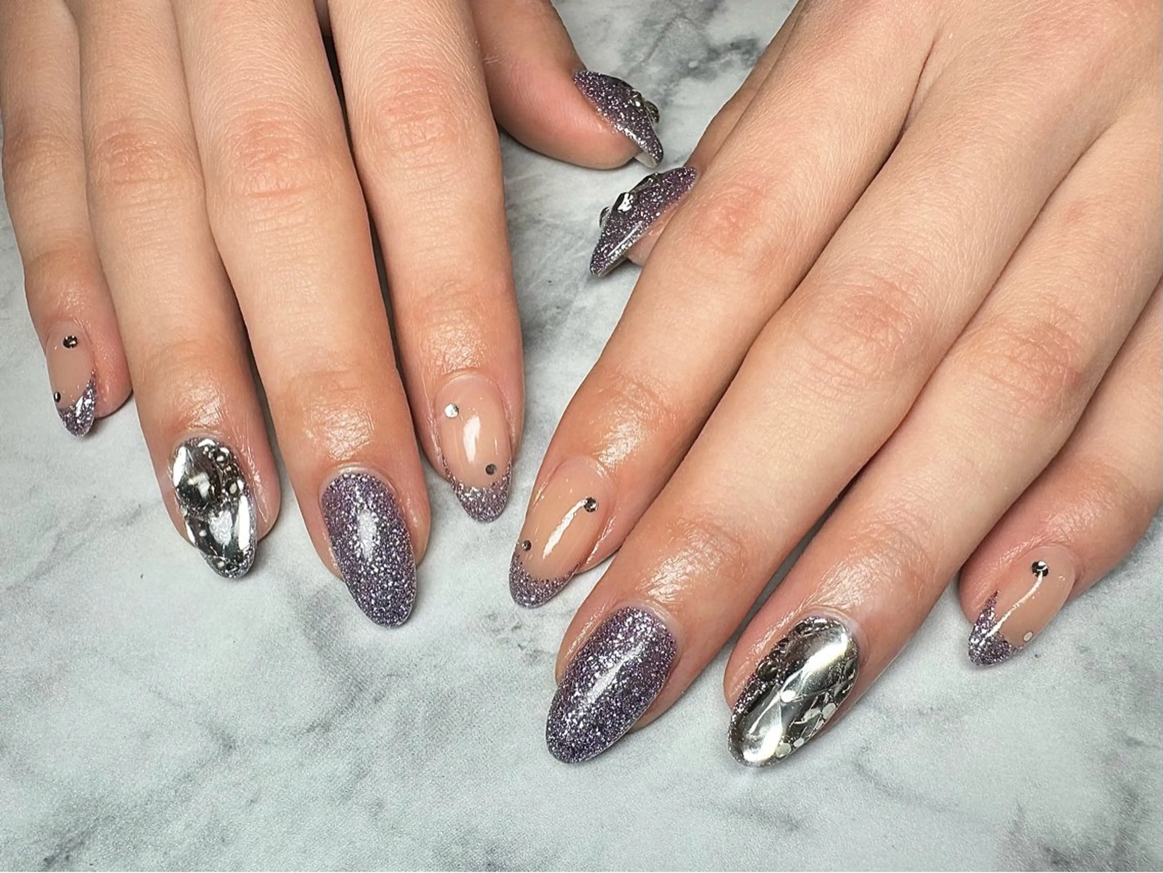 ネイル フラッシュネイル キラキラネイル ハンドネイル 梁元joieange 心斎橋店のネイルデザイン