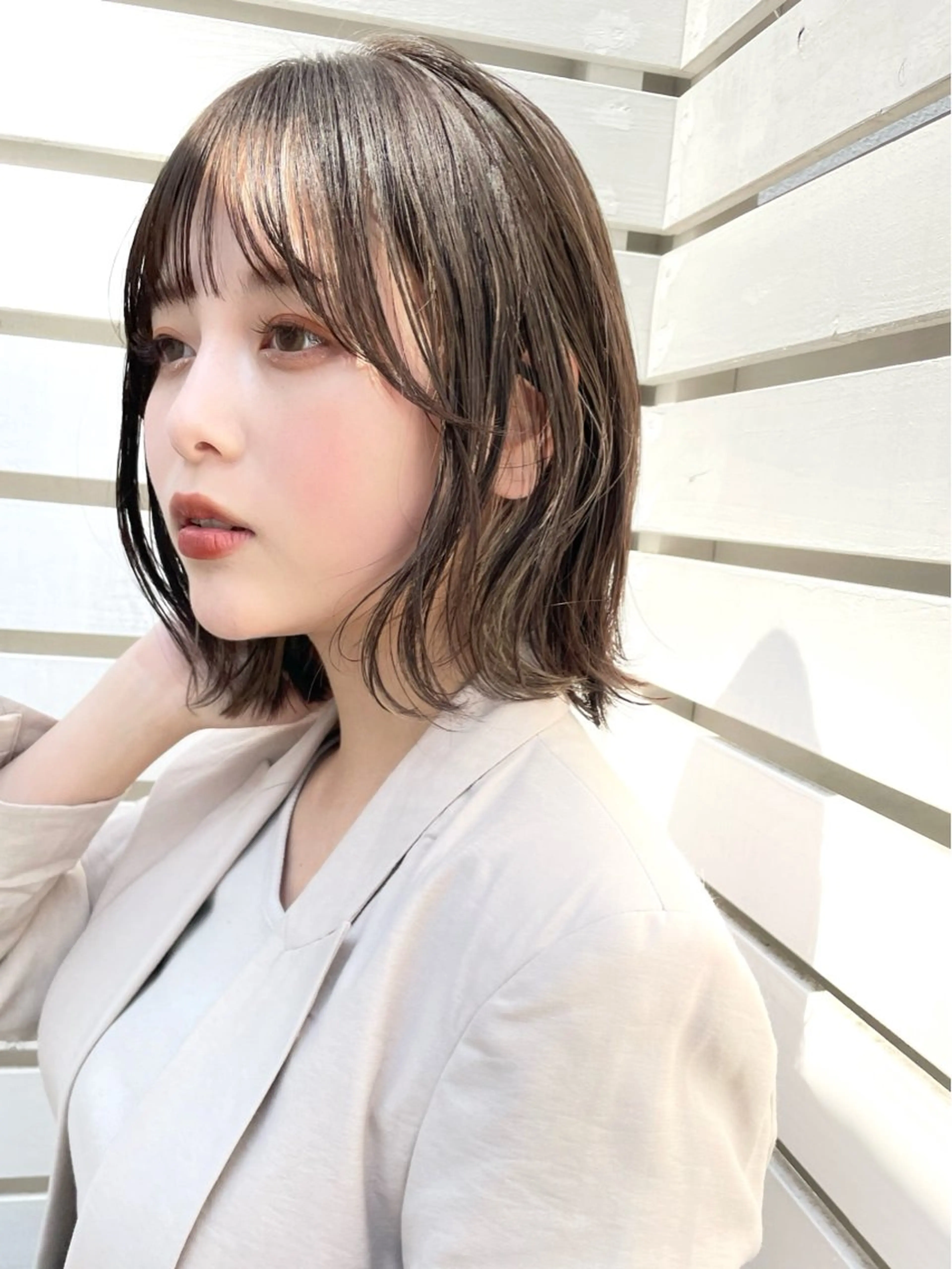 ミディアム カラー 切りっぱなしボブ ボブレイヤー ボブ くびれヘア 顔まわりレイヤー カット ヘアカラー 結べるレイヤーボブ くびれLady表参道のヘアスタイル