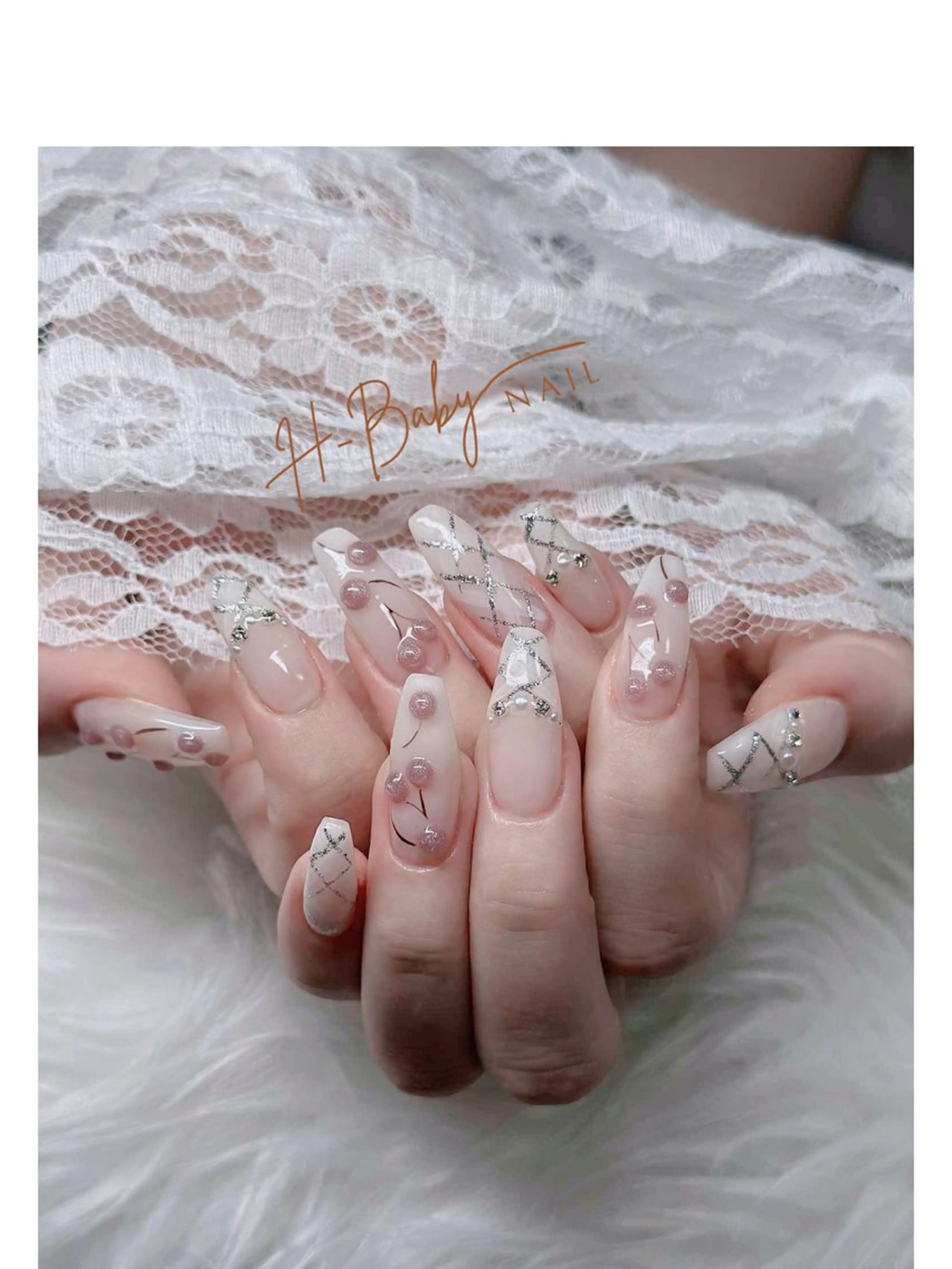 ネイル フレンチネイル ジェルネイル ガラスフレンチ ハロウィン ハート ハンドネイル H.baby Nail Salonのネイルデザイン