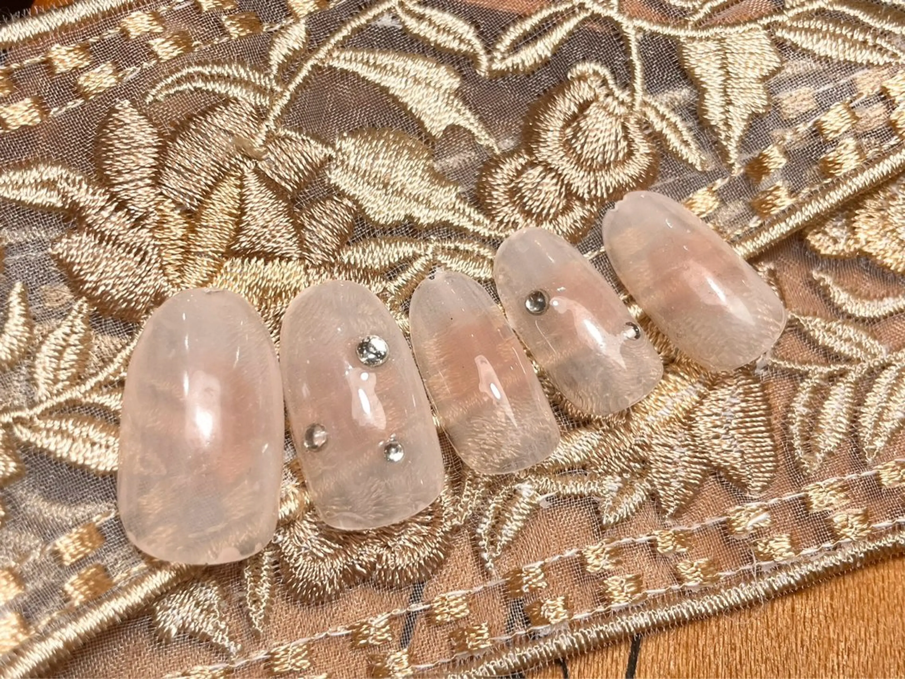 ネイル チークネイル Nest 岩崎のネイルデザイン