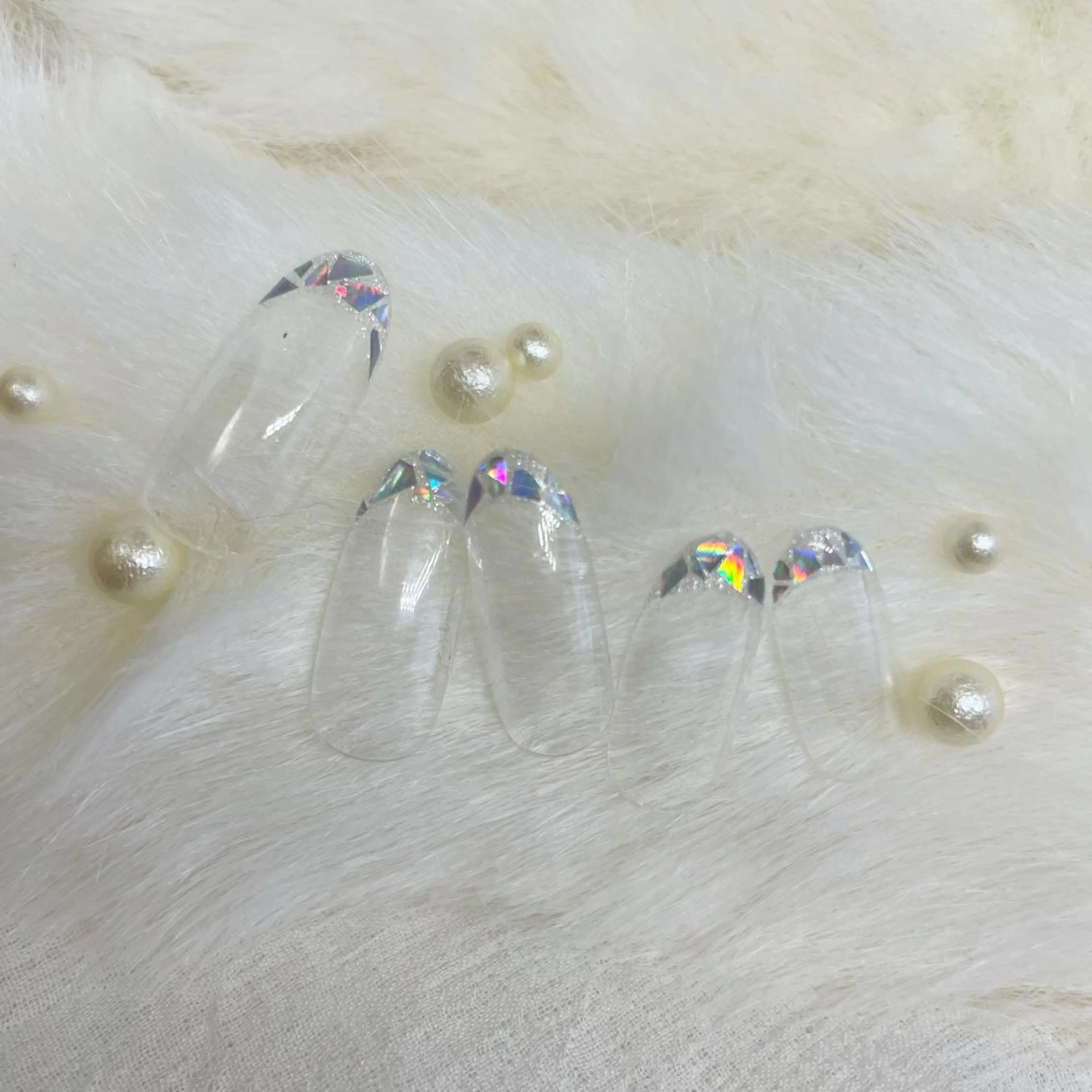 ネイル オーロラネイル フレンチネイル ガラスフレンチ ゴールド ラメ(グリッター) ハンドネイル A85G ayakoのネイルデザイン