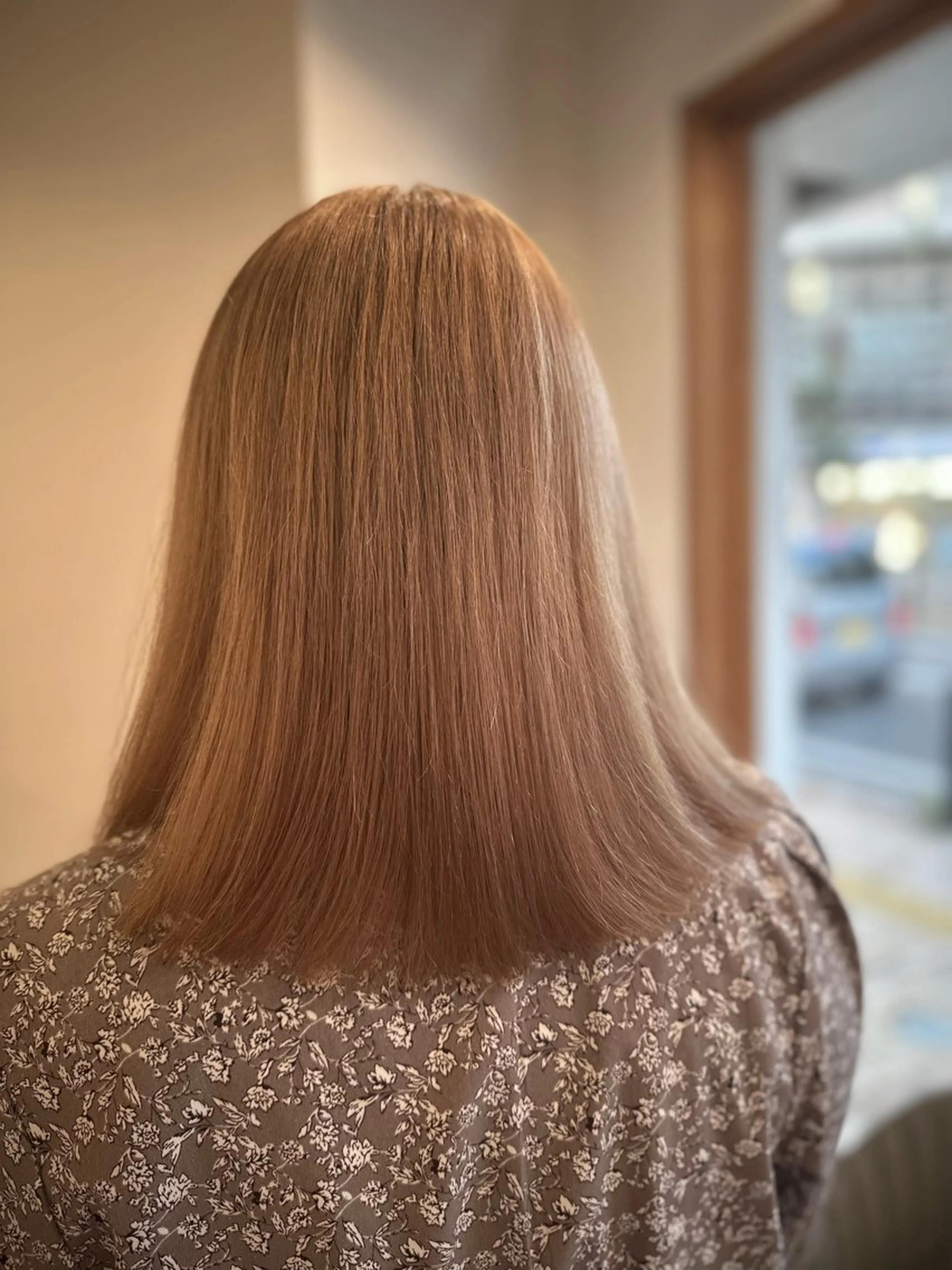 ミディアム カラー ベージュカラー ホワイトベージュ ヘアカラー トリートメント 特殊カラー特化 ✂️SHIAN フジのヘアスタイル