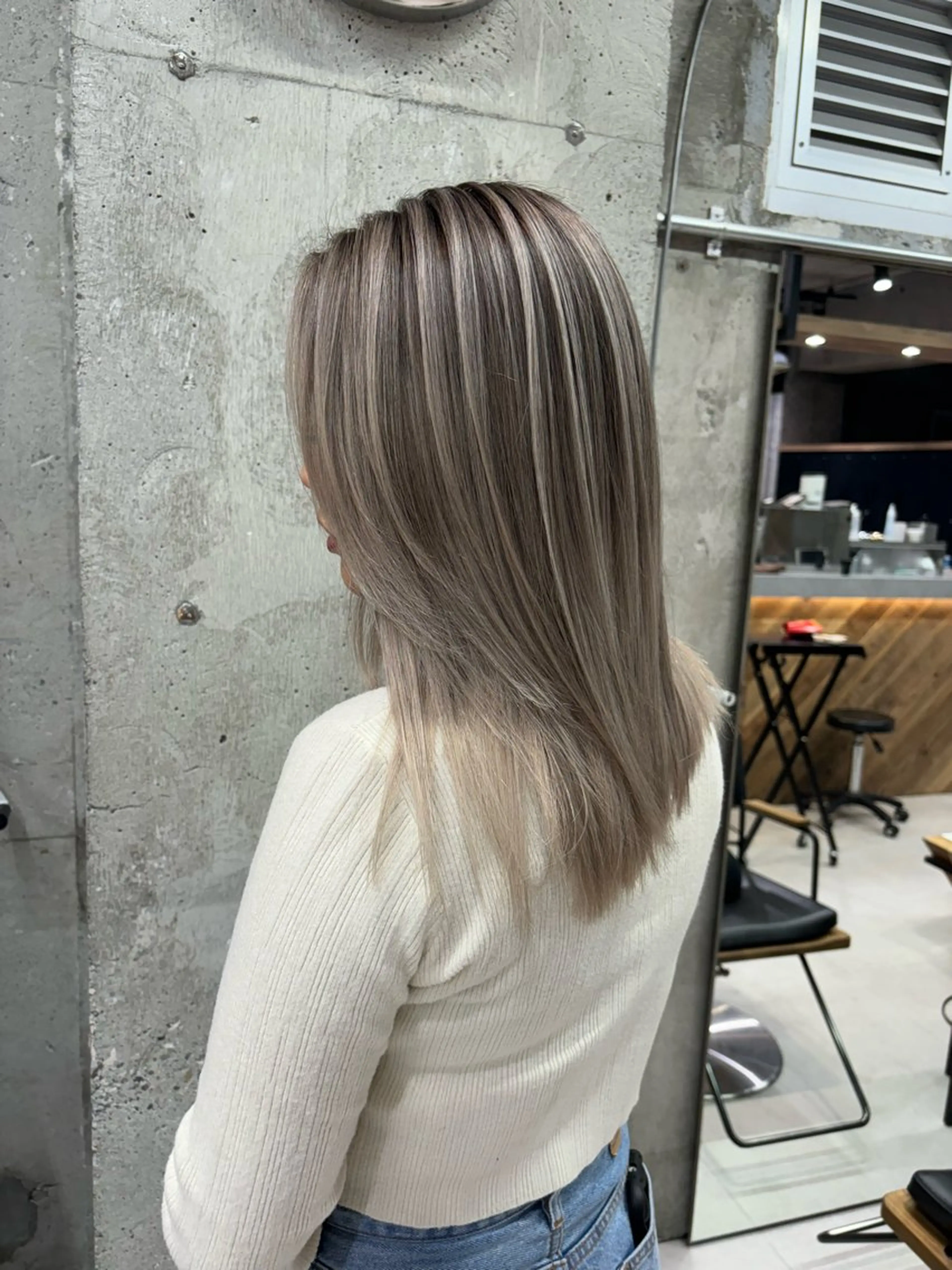 MAHO限定！！✨カット+ホワイト系バレイヤージュ🤍✨（2回ケアブリーチ込み）の写真