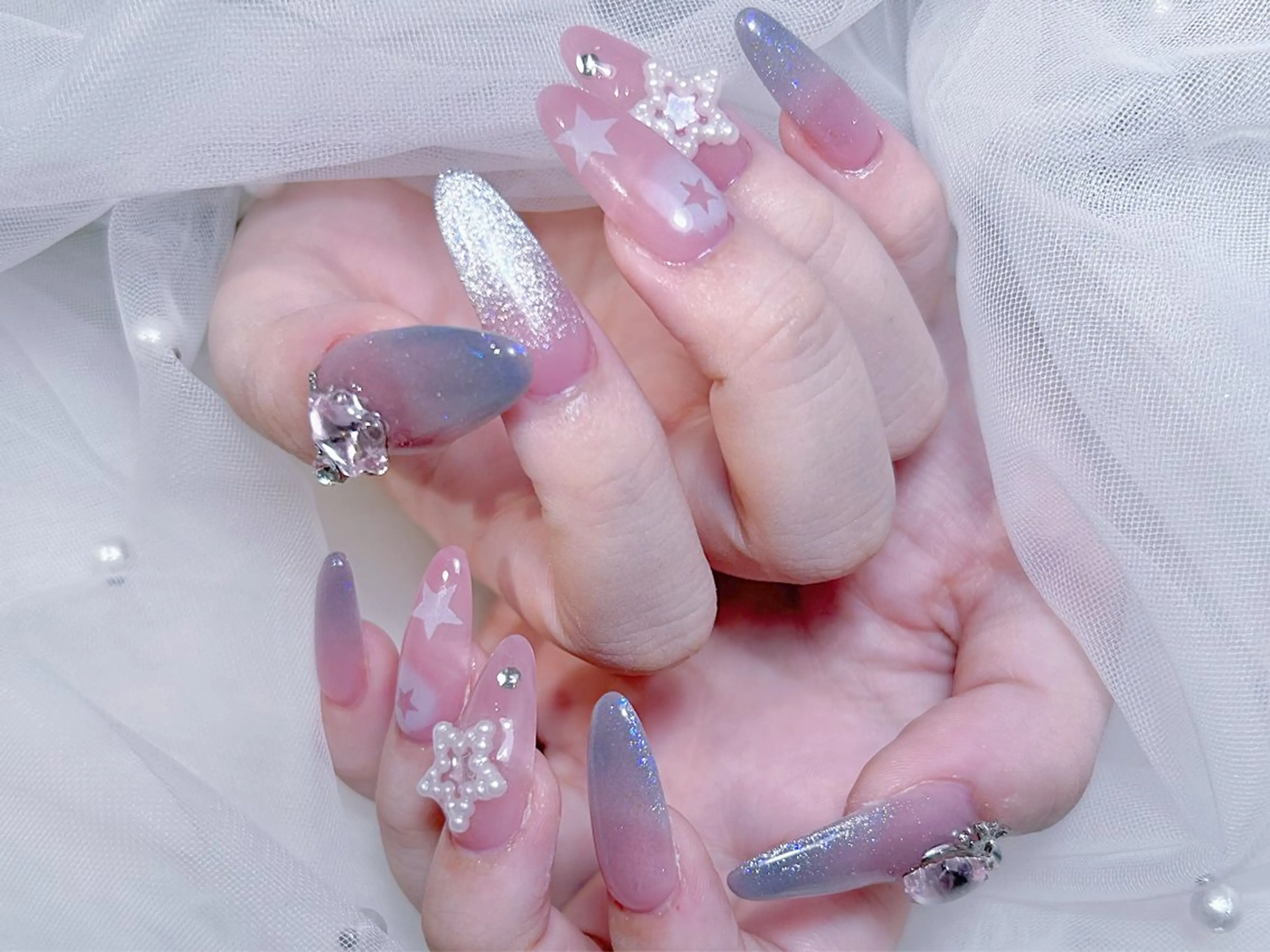 ネイル アートネイル 桜ネイル フレンチネイル ガラスフレンチ グラデーション ハンドネイル 🌈 Laule'aのネイルデザイン