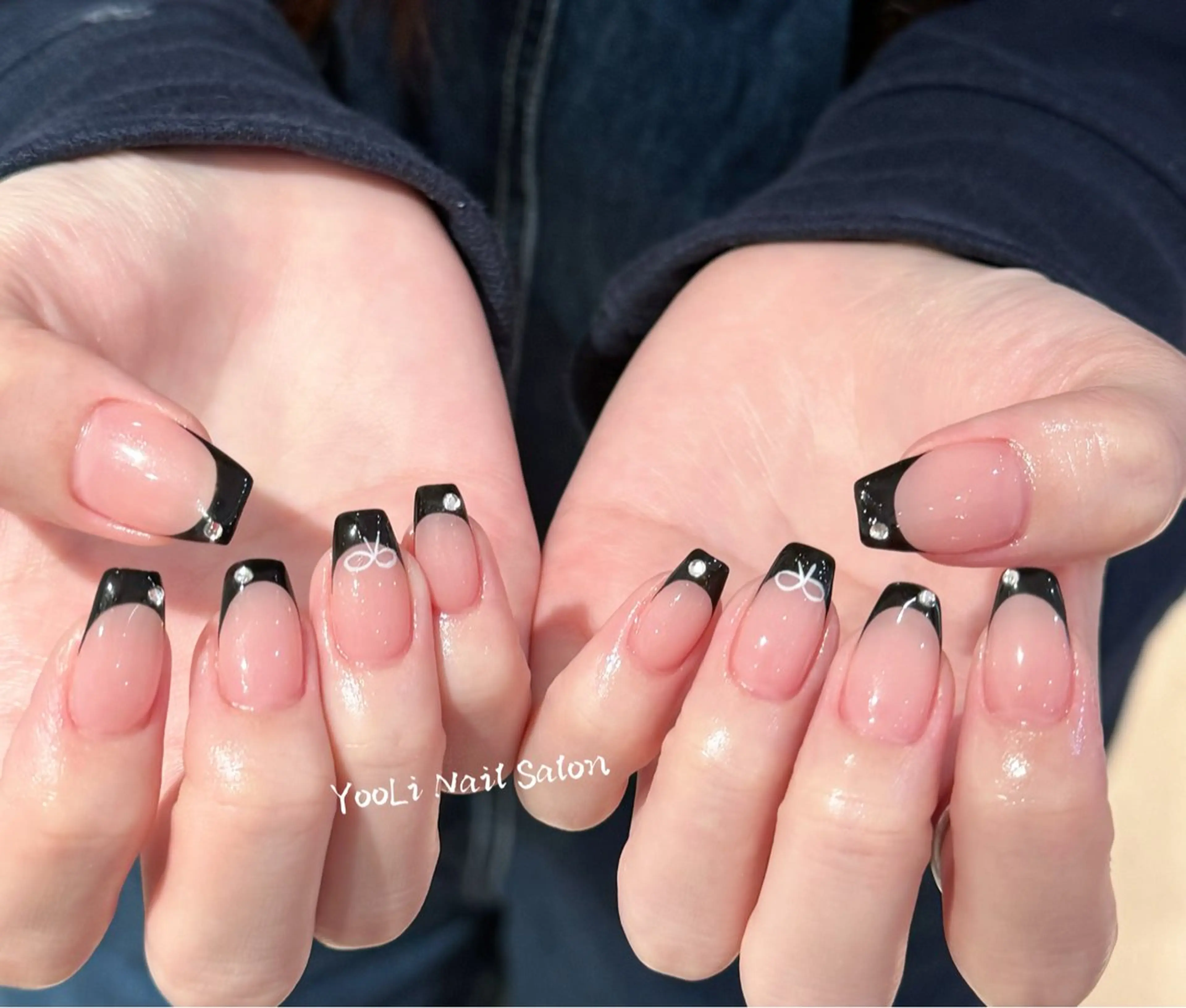 ネイル フレンチネイル グラデーション キラキラネイル 韓国ネイル マグネットネイル ハンドネイル 🎀🎀YooLi Nail Salonのネイルデザイン