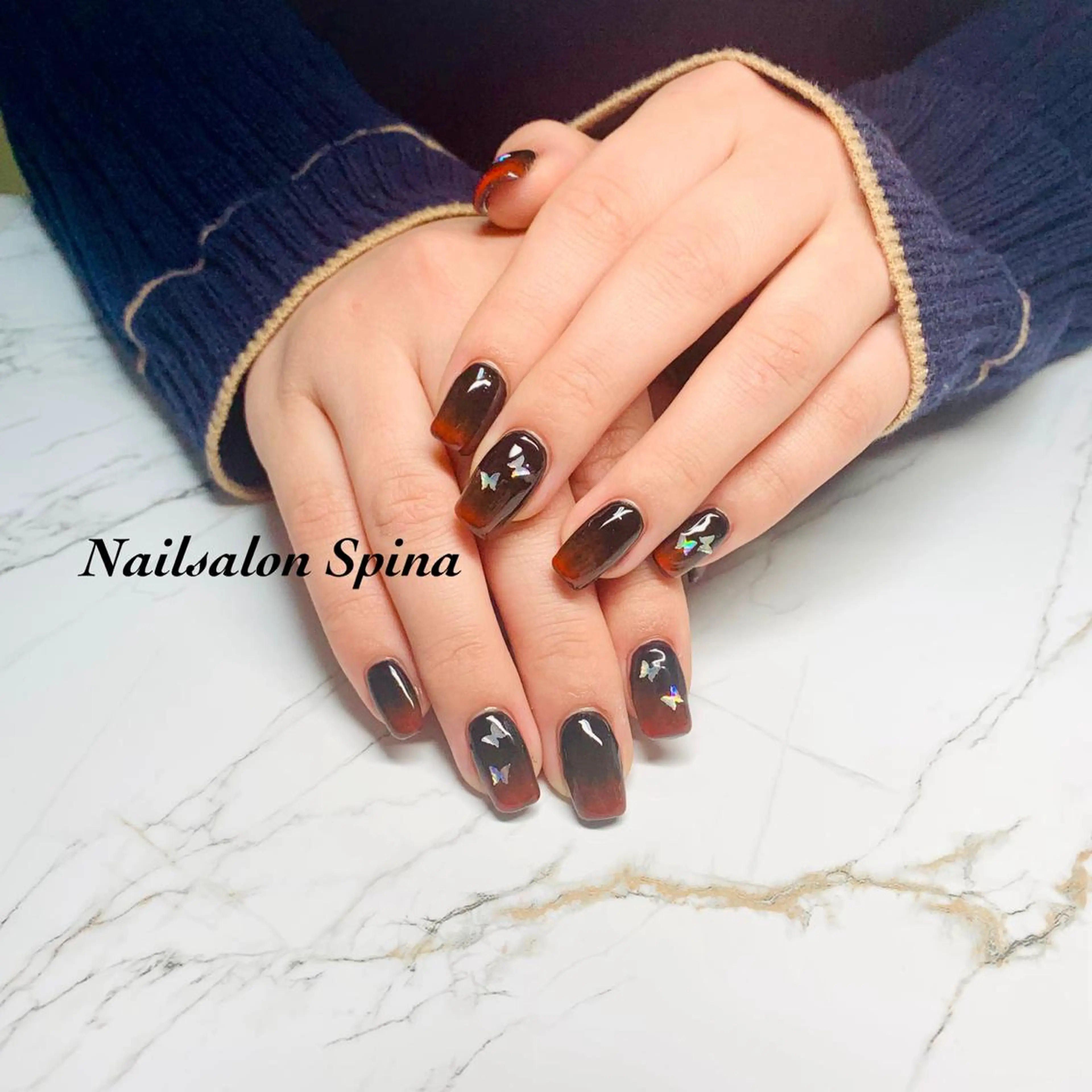 ネイル アートネイル グラデーション 赤色 バレンタイン Nailsalon Spina 琴美のネイルデザイン