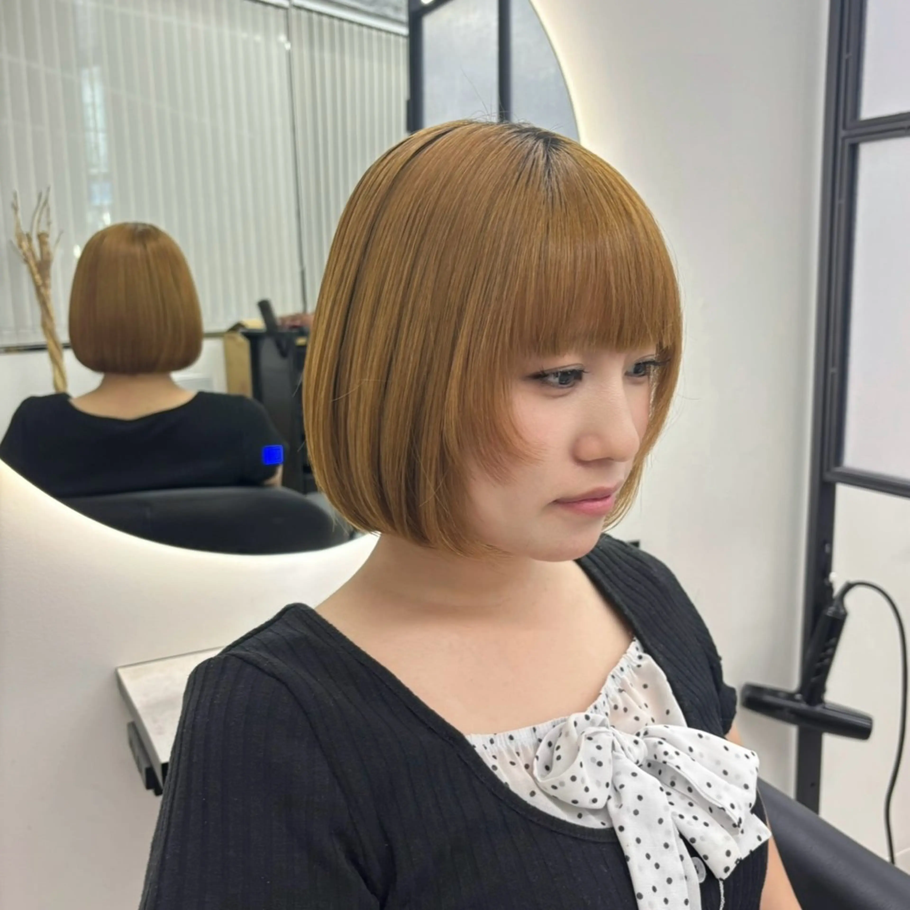 ミディアム カット Ren. 🦋デザインカラーのヘアスタイル