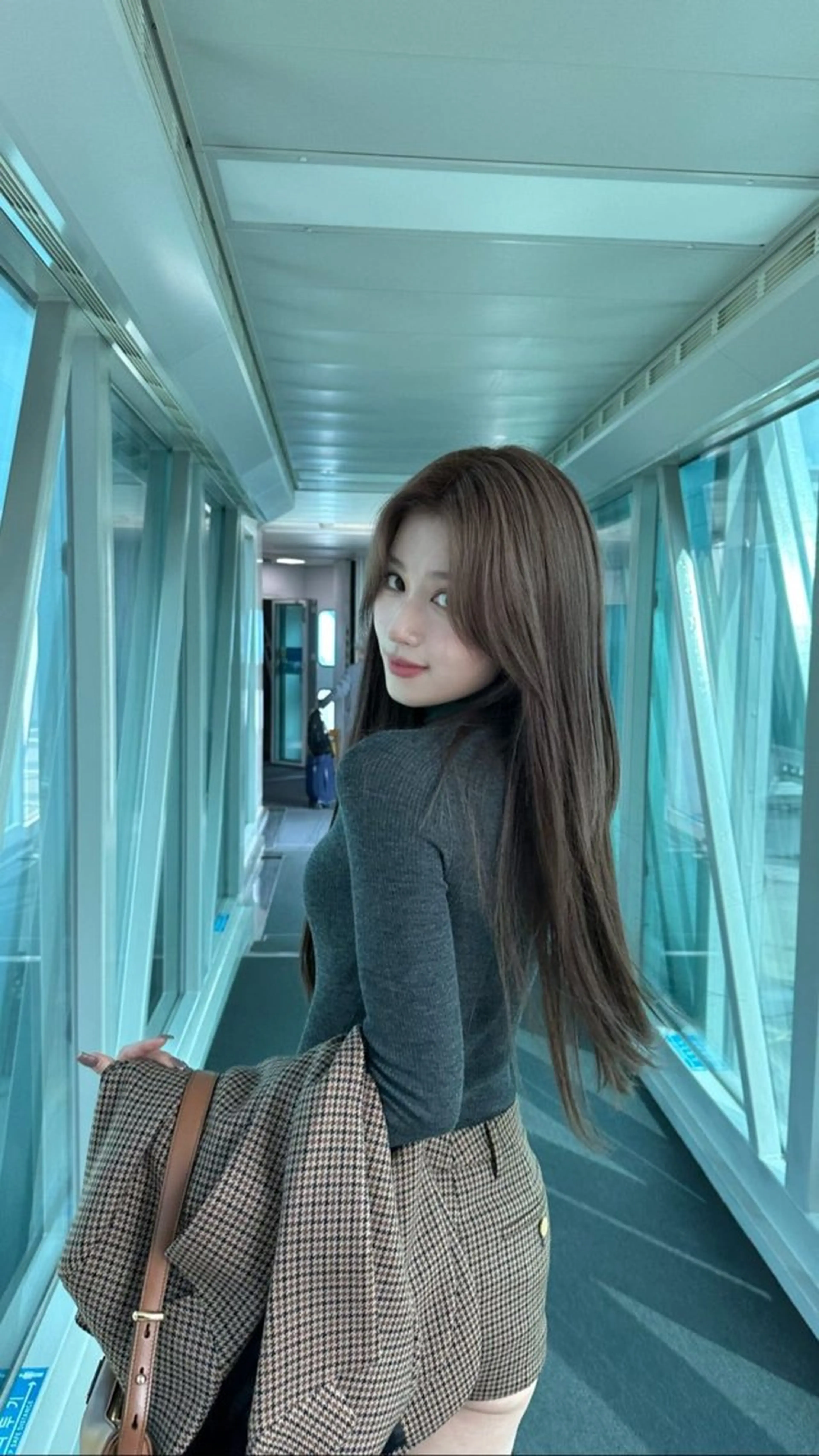 セミロング カラー emu    head spa & treatment所属・髙塚碧🇰🇷 韓国ヘア🎗️のヘアスタイル