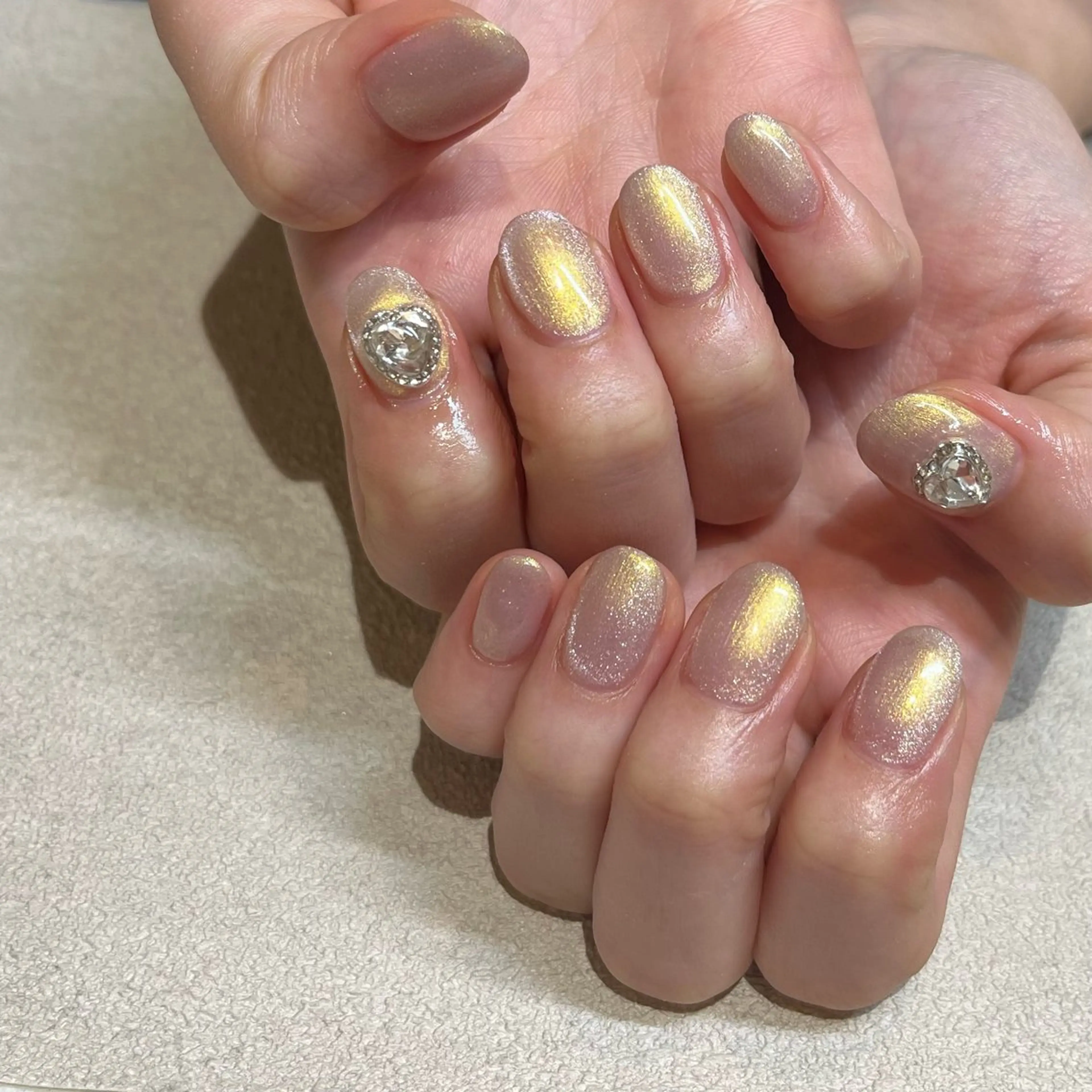 ネイル オーロラネイル 米倉 五織のネイルデザイン