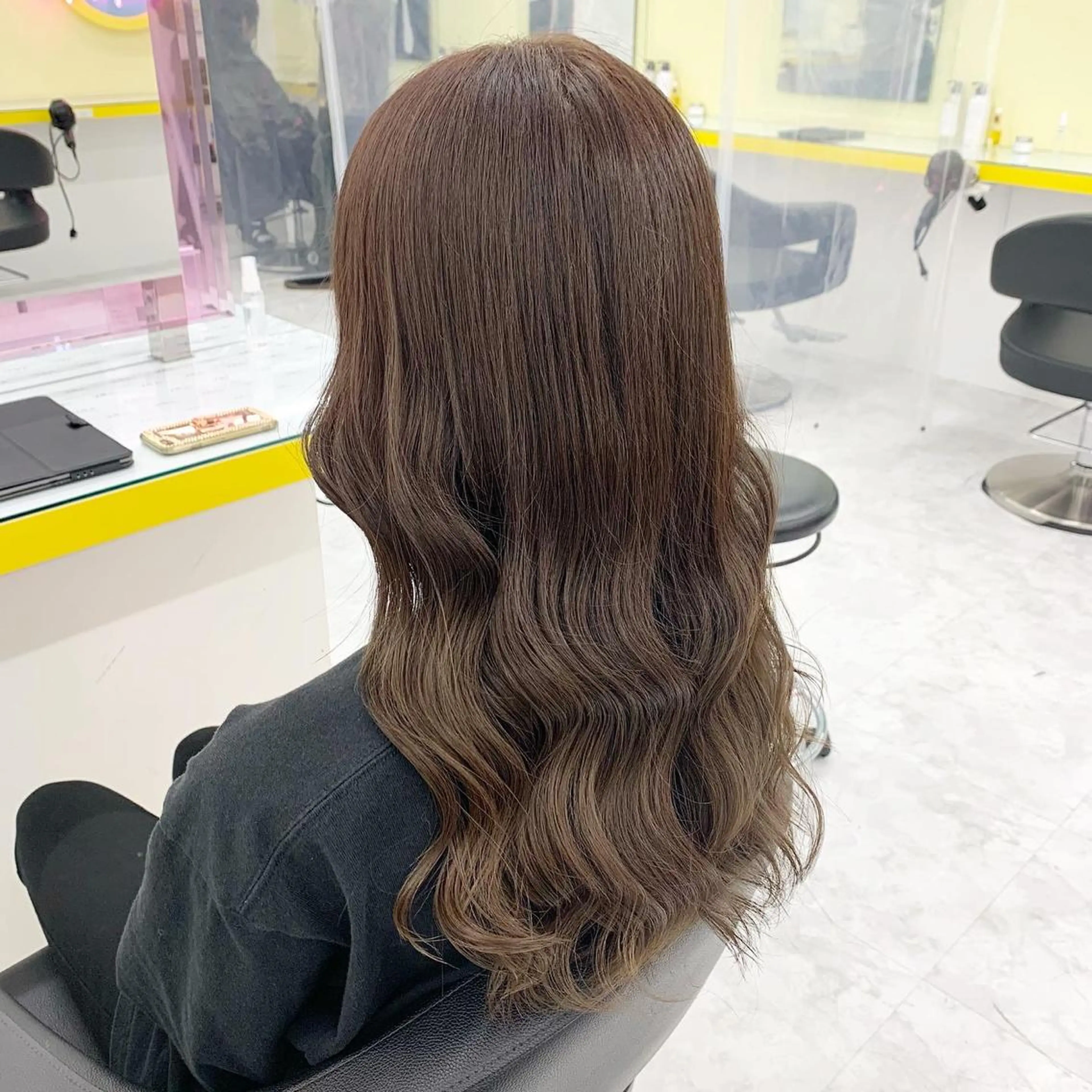 ロング カラー ブラウンカラー チョコレートブラウン ヘアカラー トリートメント 🪞ハイトーン🪞 🤍waka🤍のヘアスタイル