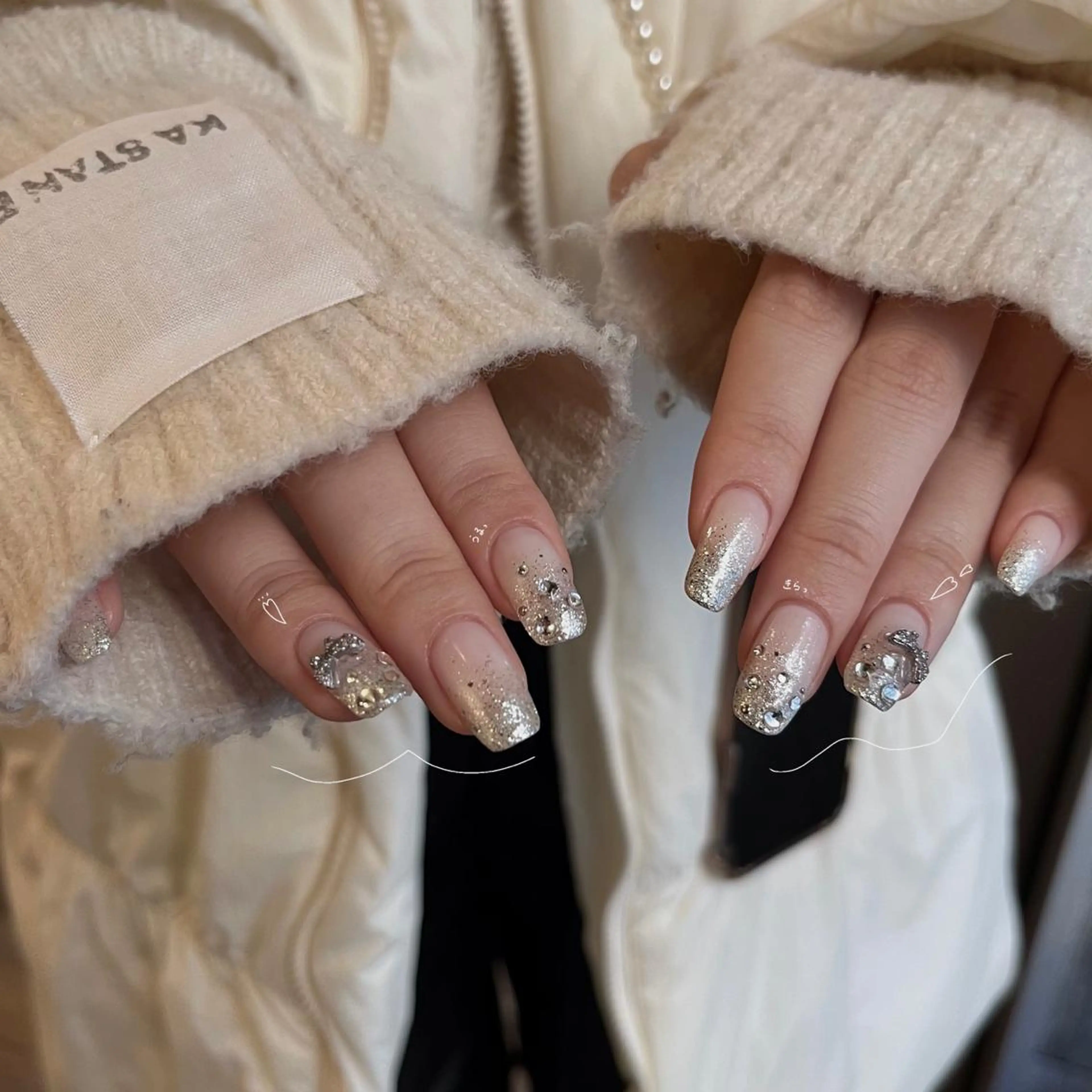 ネイル シルバー ハンドネイル &. momoのネイルデザイン