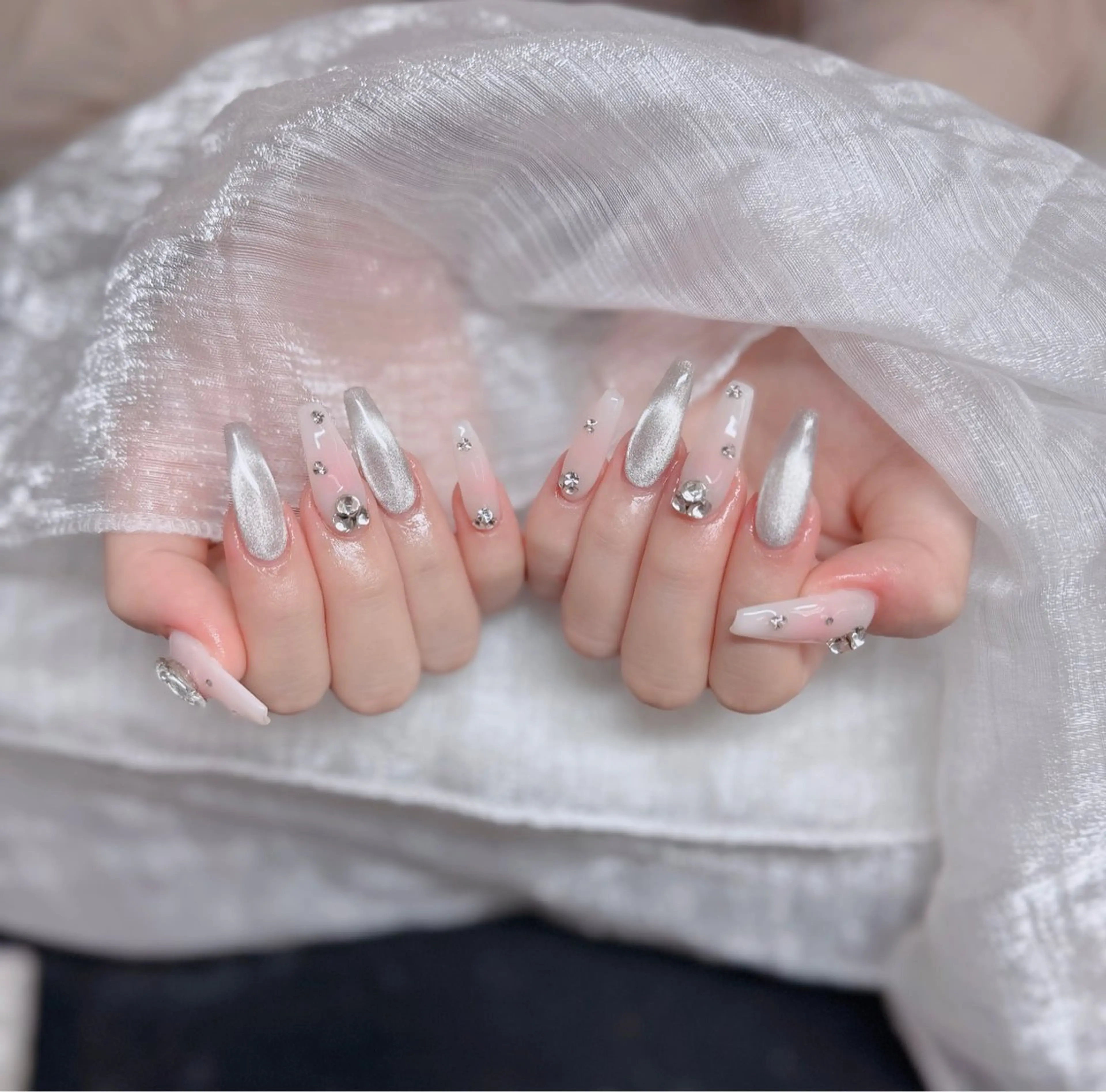 ネイル オーロラネイル フレンチネイル ジェルネイル ハロウィン キラキラネイル ハンドネイル H.baby Nail Salonのネイルデザイン