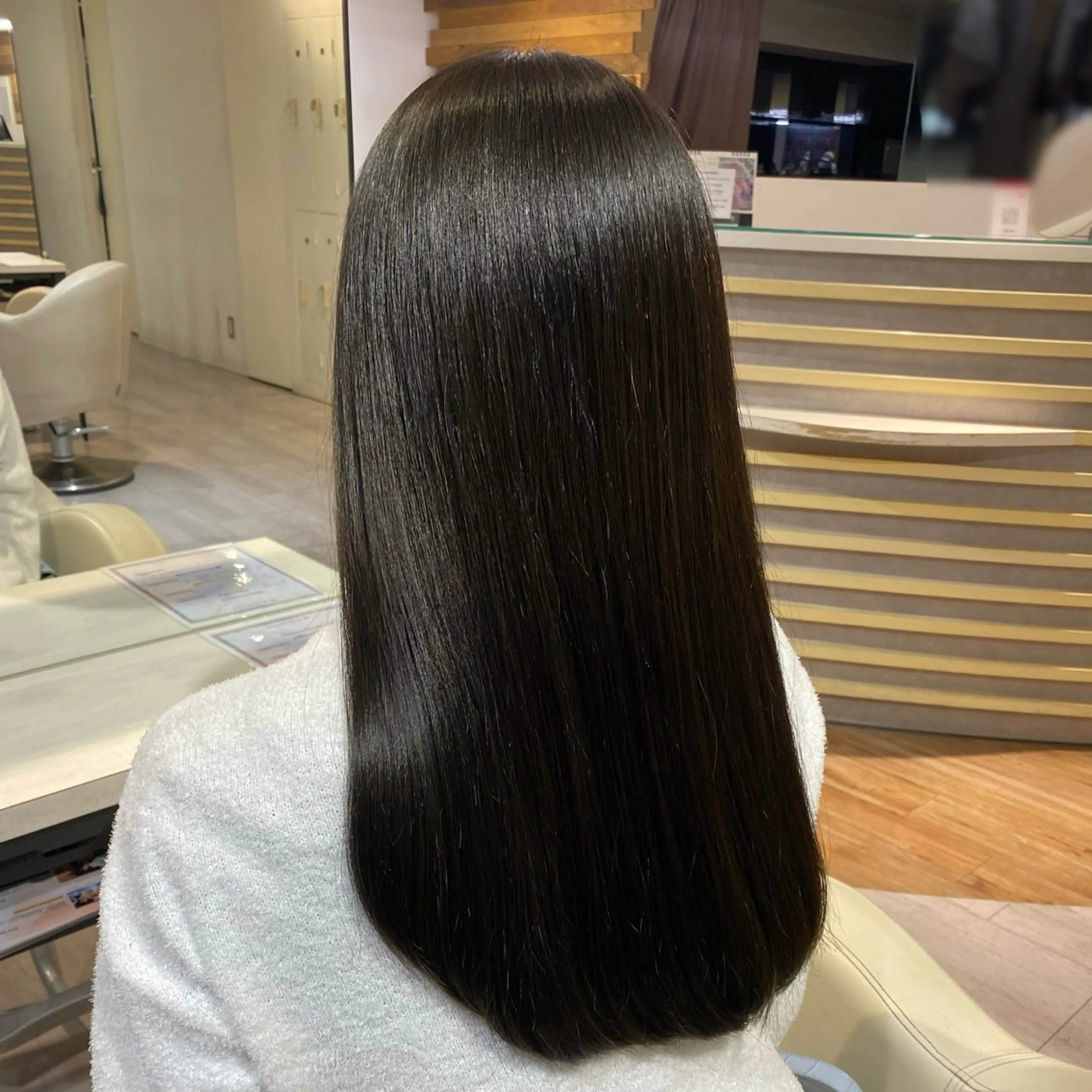 ロング 縮毛矯正 カット 縮毛矯正 かどたはるな レイヤー/パーマのヘアスタイル